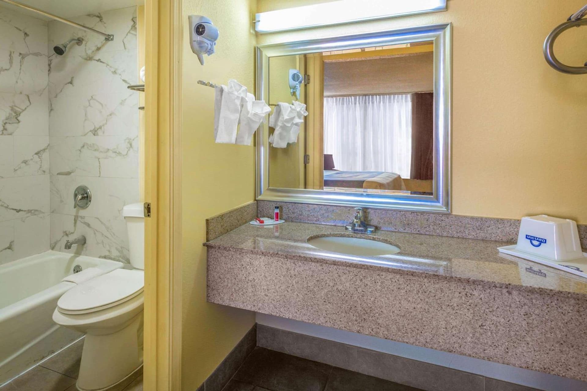 Red Roof Inn Hampton Coliseum gallery photo in Hampton, VA — image 19