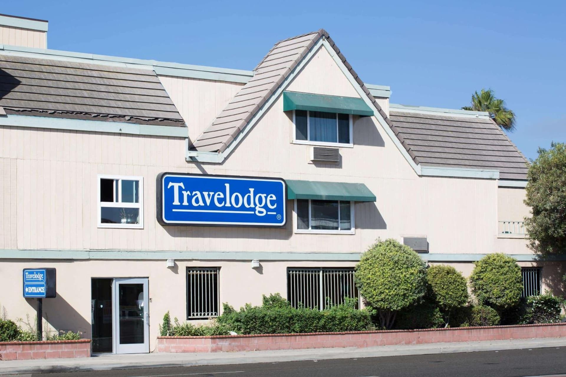 Travelodge by Wyndham Ocean Front gallery photo in Sunset Beach, CA — image 6