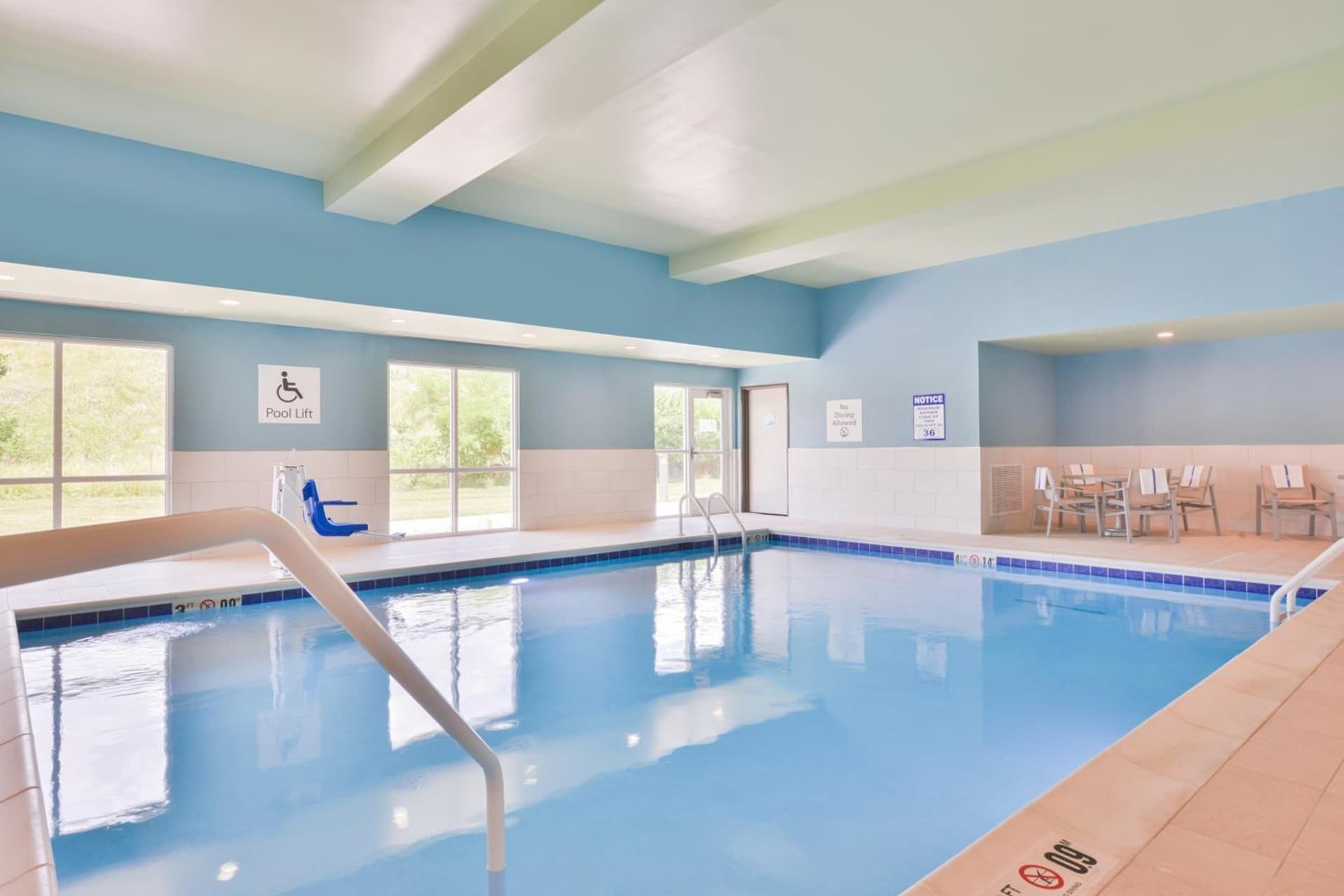 Holiday Inn Express & Suites Salem by IHG interior in Salem, IL — gallery photo 2
