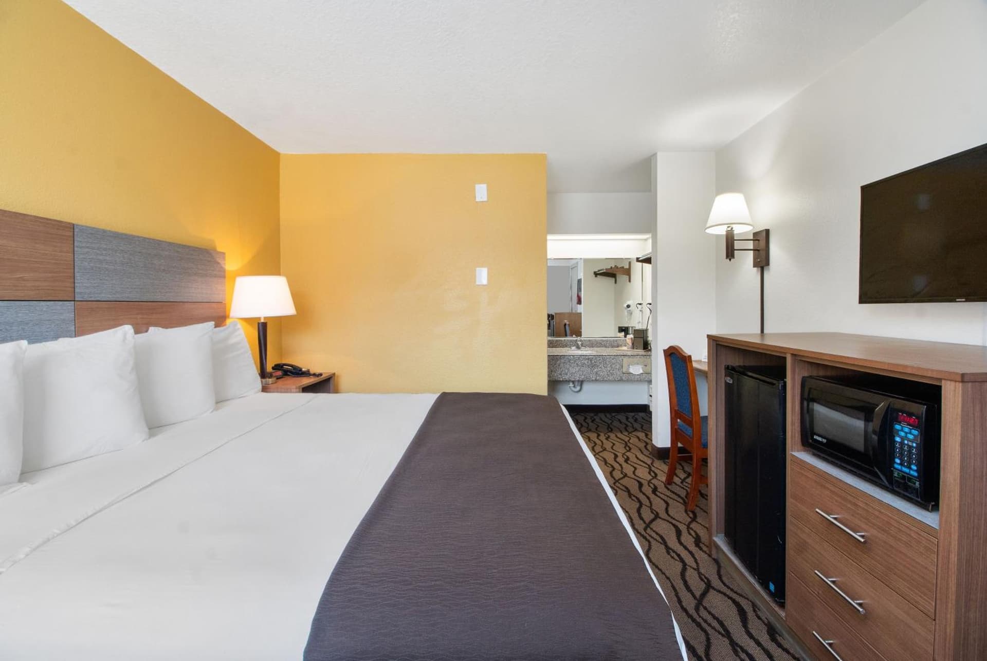 Motel 6 Classic Galveston, TX Beach-Seawall gallery photo in Galveston, TX — image 4
