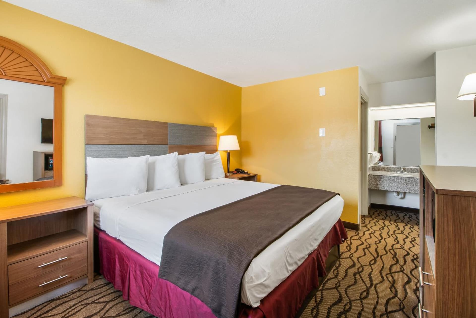 Motel 6 Classic Galveston, TX Beach-Seawall gallery photo in Galveston, TX — image 8