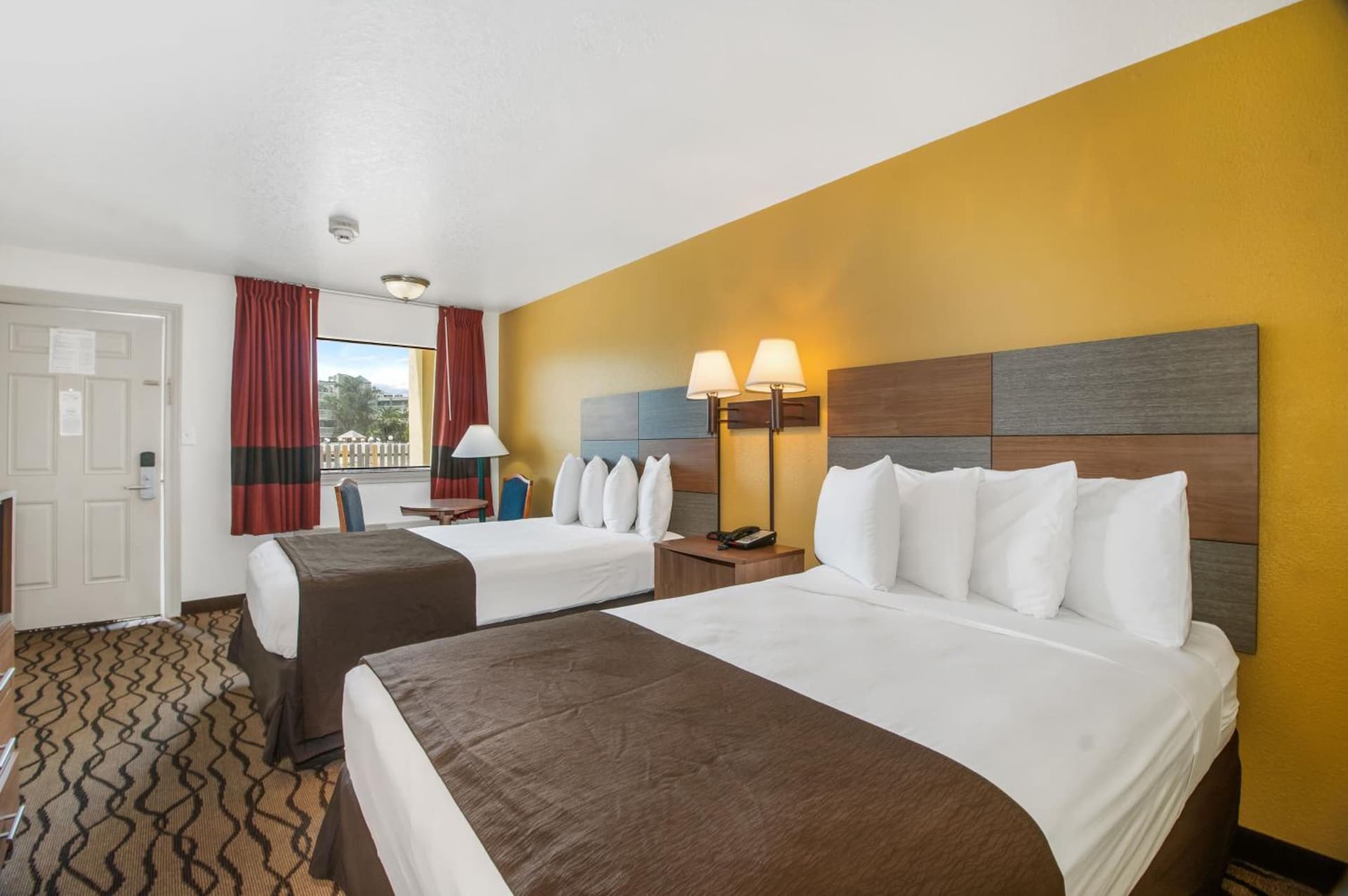 Motel 6 Classic Galveston, TX Beach-Seawall gallery photo in Galveston, TX — image 24