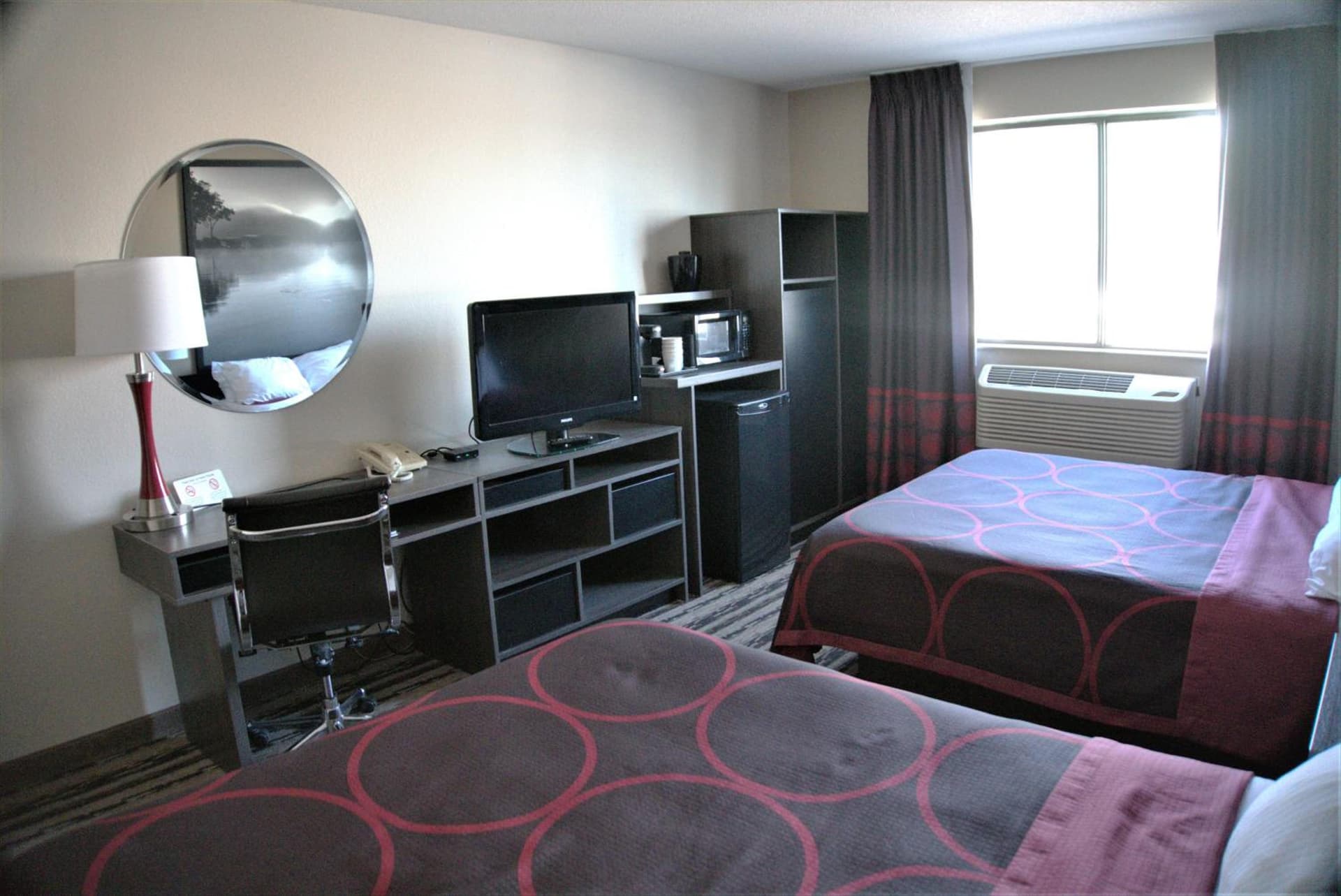 Super 8 by Wyndham Spirit Lake/Okoboji property views in Spirit Lake, IA — gallery photo 3