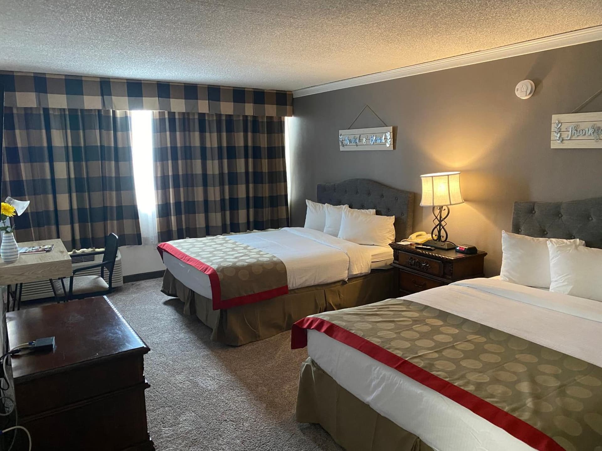 Ramada by Wyndham Albuquerque Midtown gallery photo in Albuquerque, NM — image 66