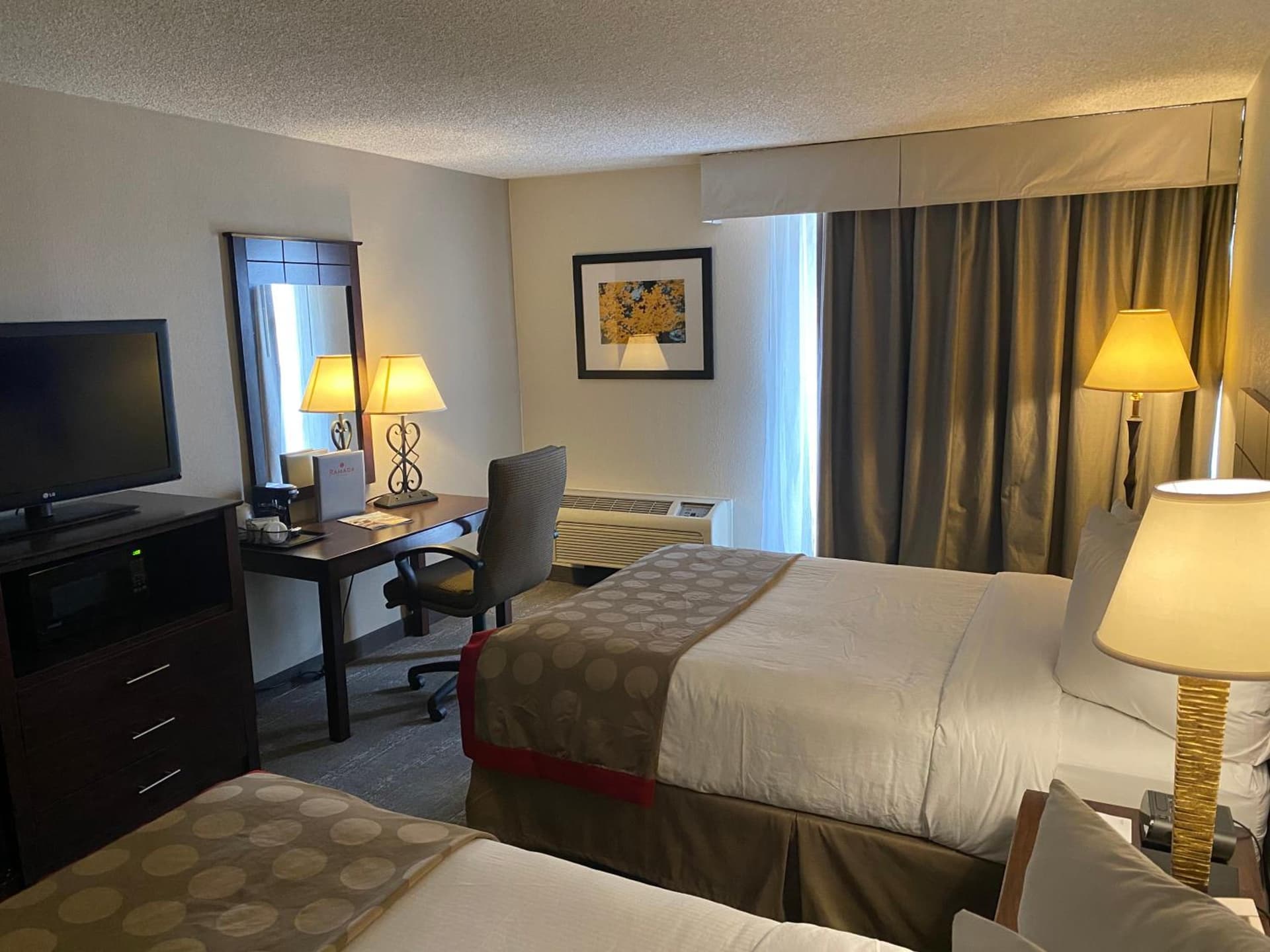 Ramada by Wyndham Albuquerque Midtown gallery photo in Albuquerque, NM — image 62