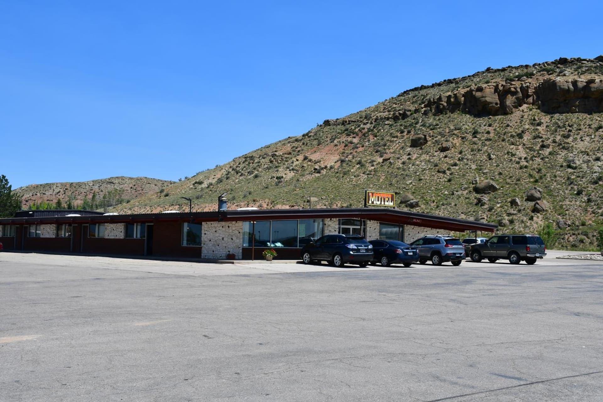 Prairie Inn interior in Evanston, WY — gallery photo 2