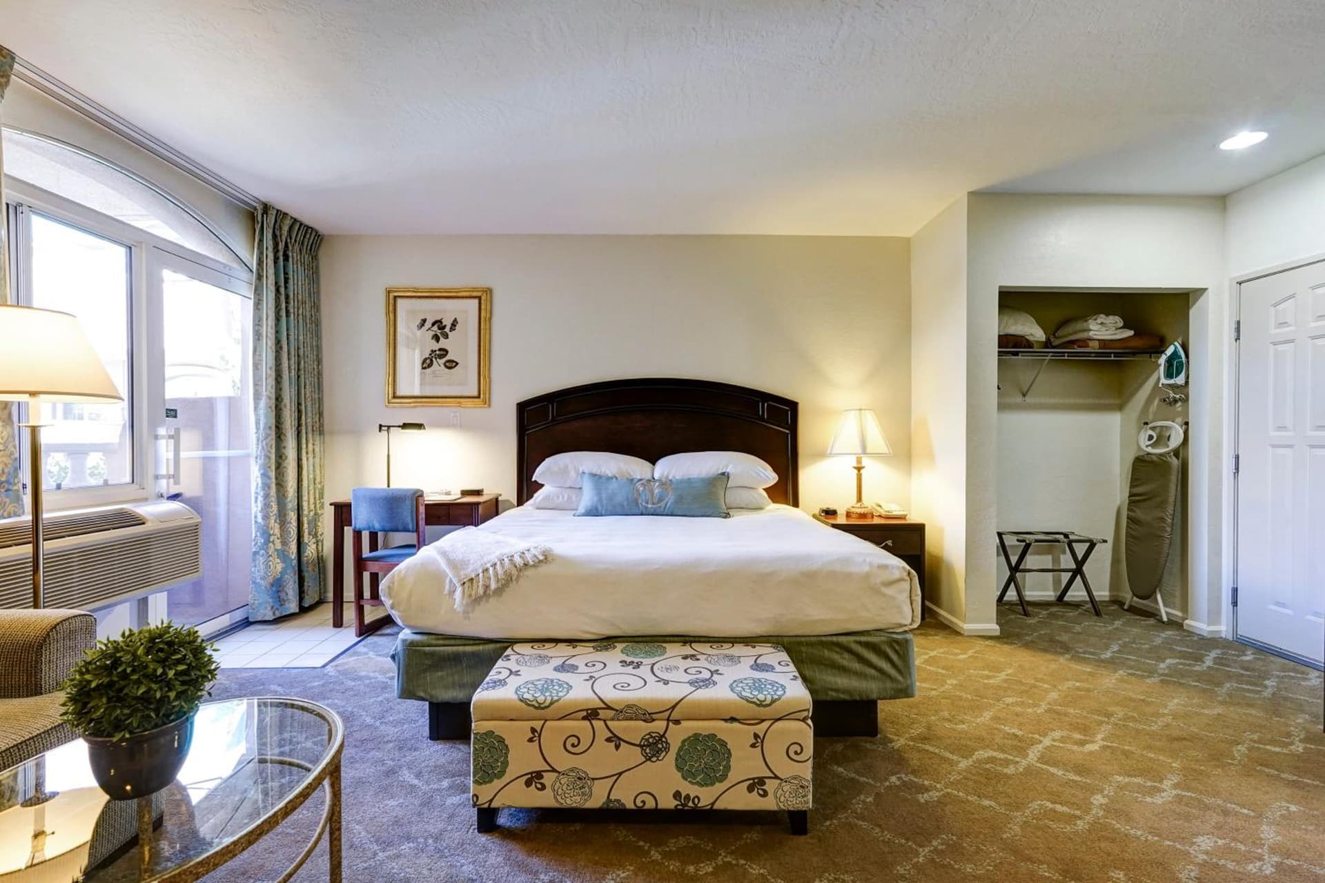 Forest Villas Hotel gallery photo in Prescott, AZ — image 211