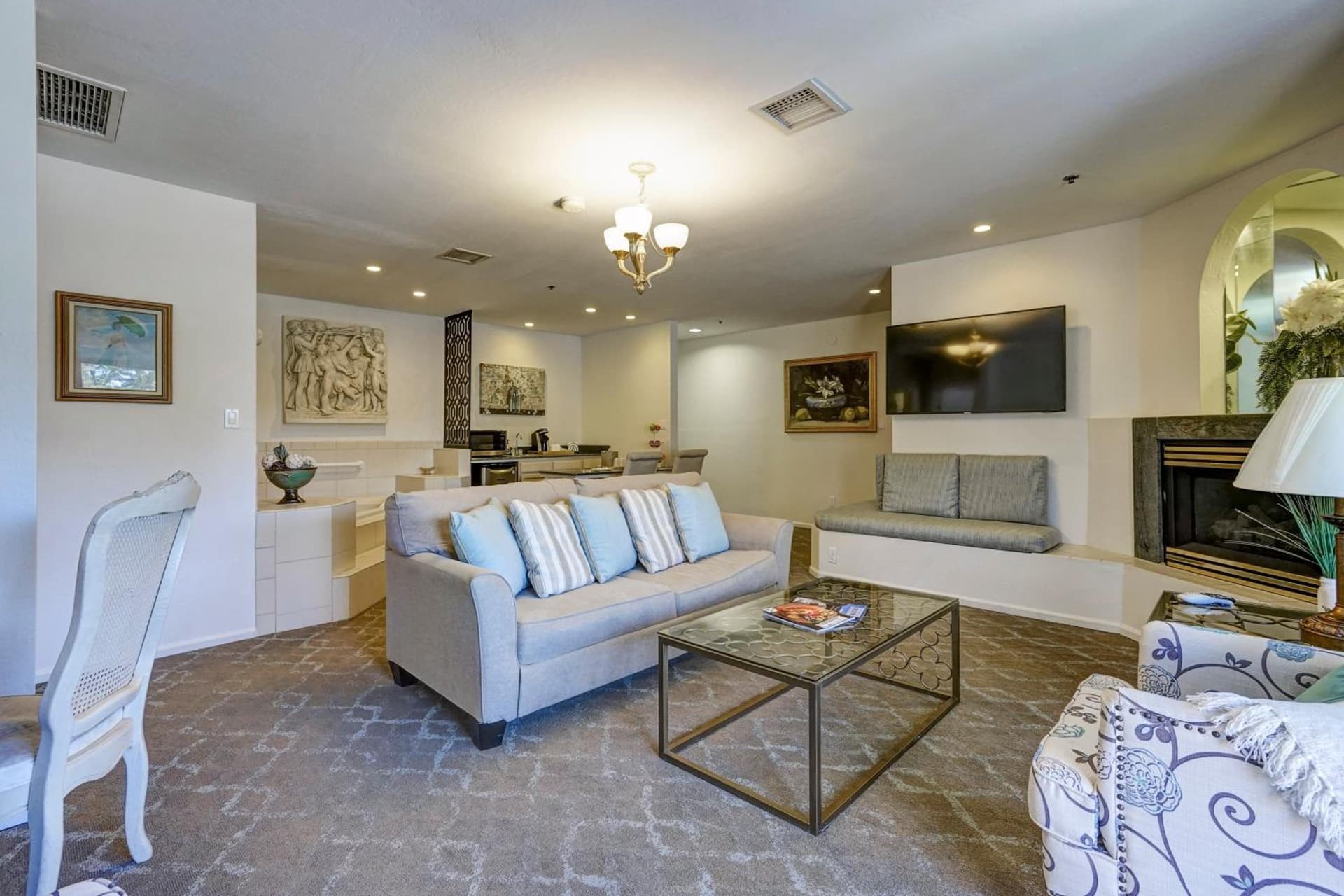 Forest Villas Hotel gallery photo in Prescott, AZ — image 236