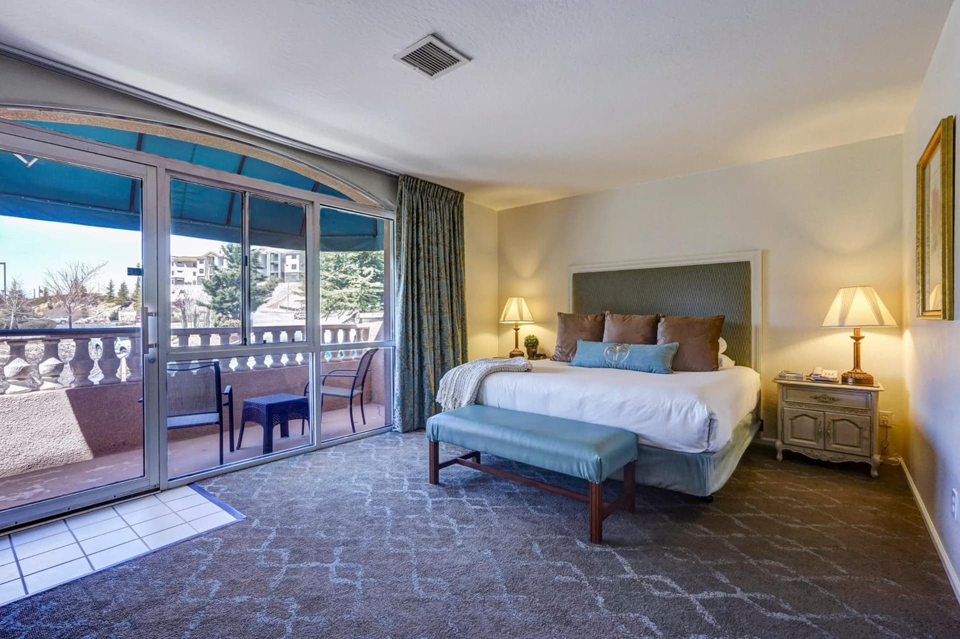 Forest Villas Hotel gallery photo in Prescott, AZ — image 221