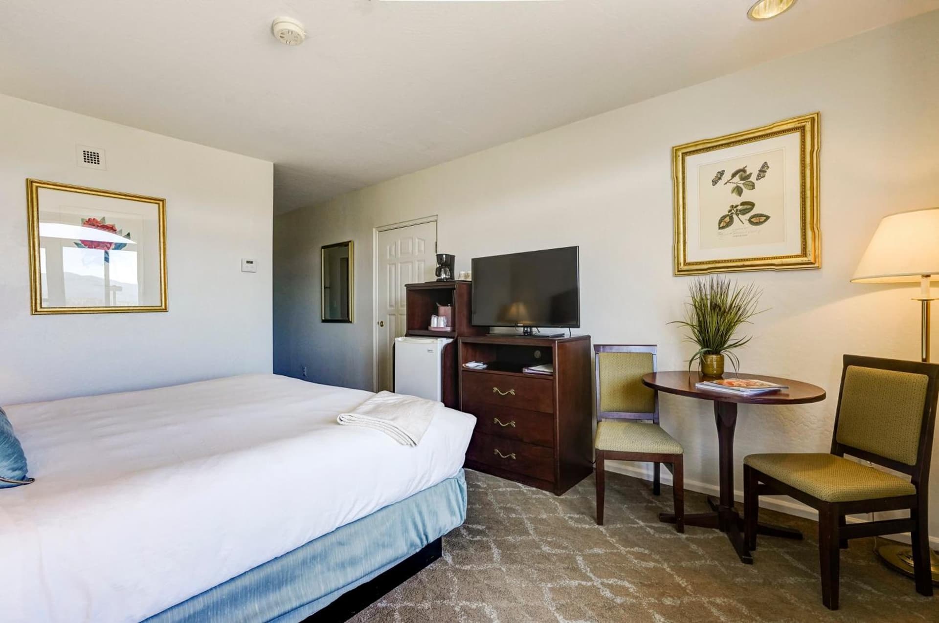 Forest Villas Hotel gallery photo in Prescott, AZ — image 77