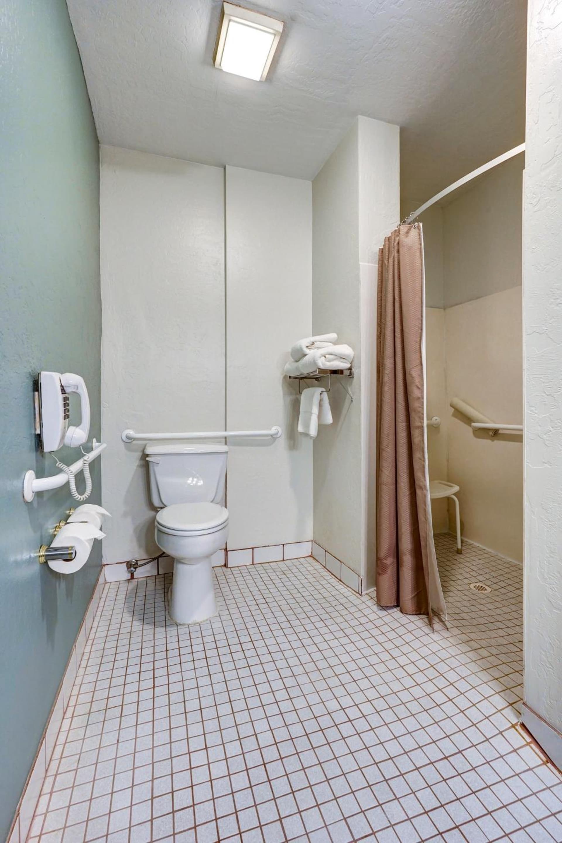Forest Villas Hotel gallery photo in Prescott, AZ — image 217