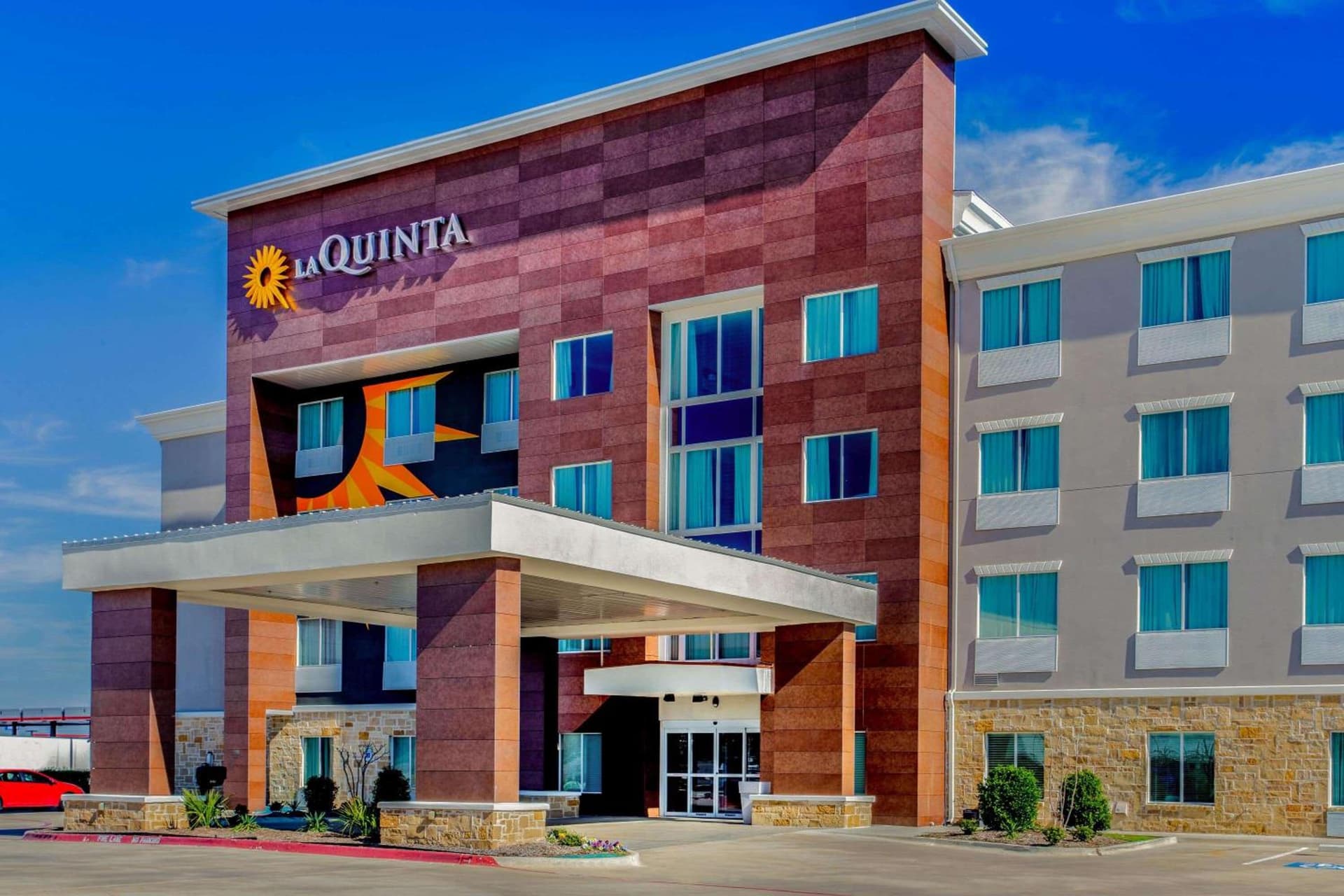 La Quinta Inn & Suites by Wyndham Northlake Ft. Worth gallery photo in Northlake, TX — image 23