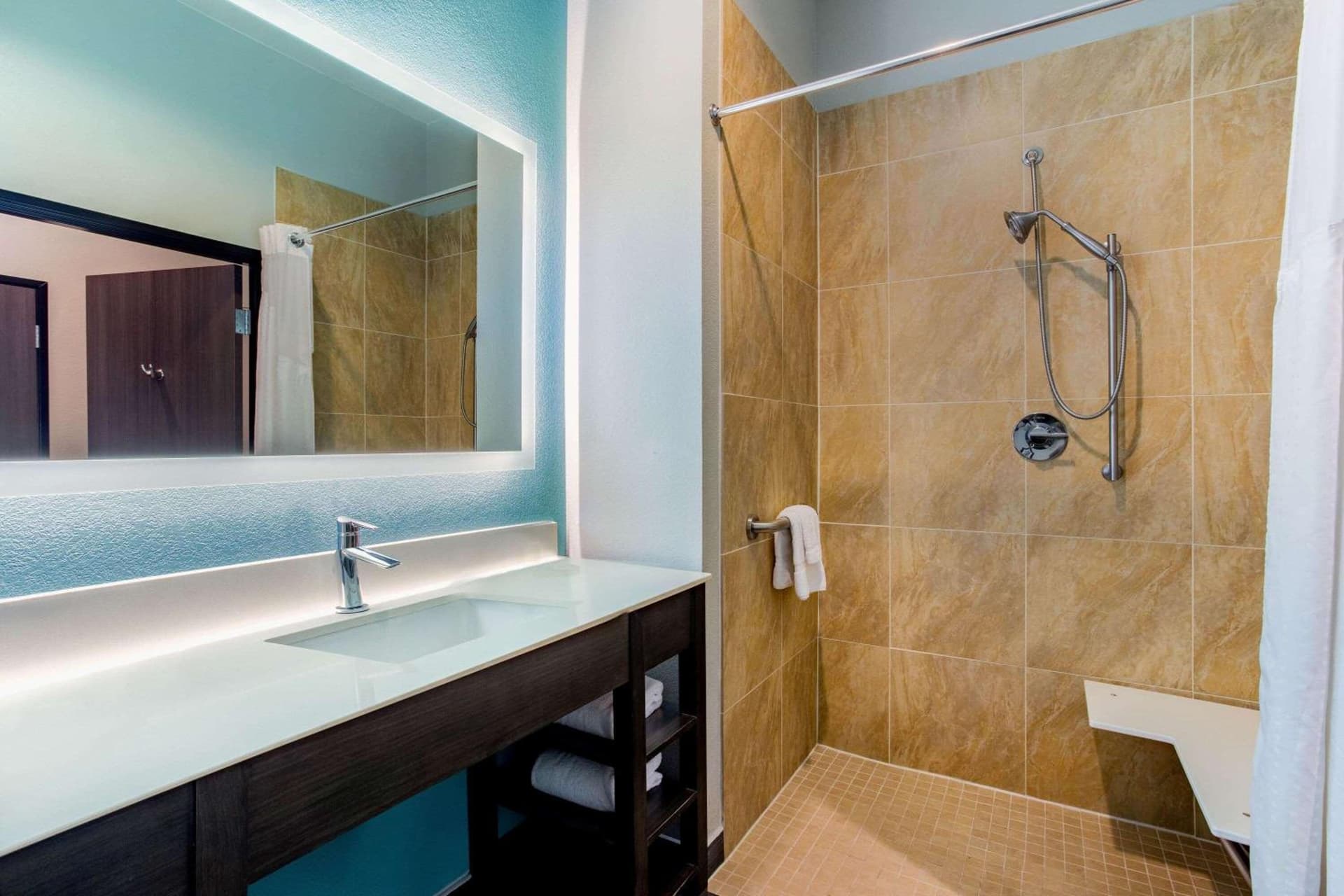 La Quinta Inn & Suites by Wyndham Northlake Ft. Worth property views in Northlake, TX — gallery photo 3