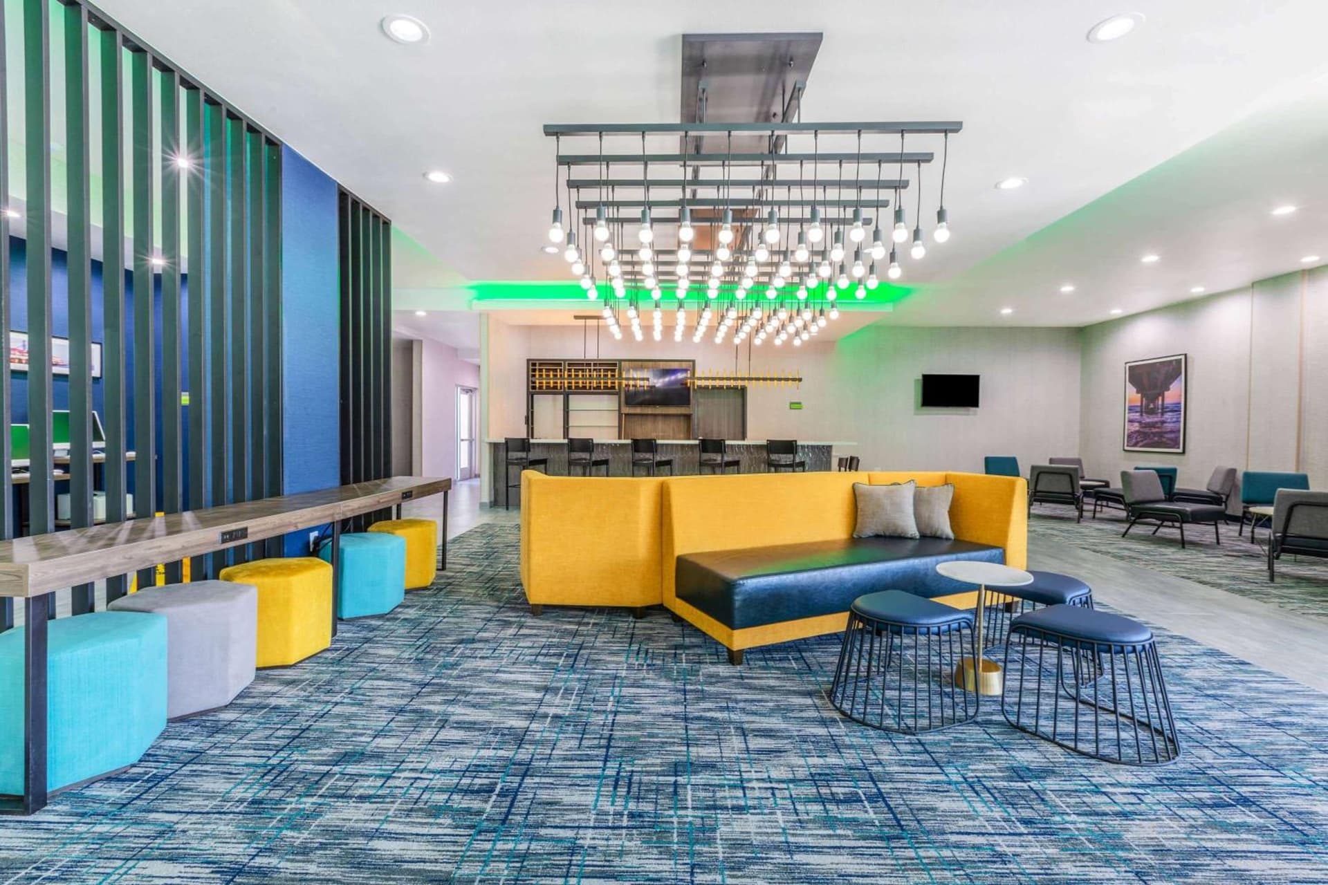 La Quinta Inn & Suites by Wyndham Galveston West Seawall gallery photo in Galveston, TX — image 25