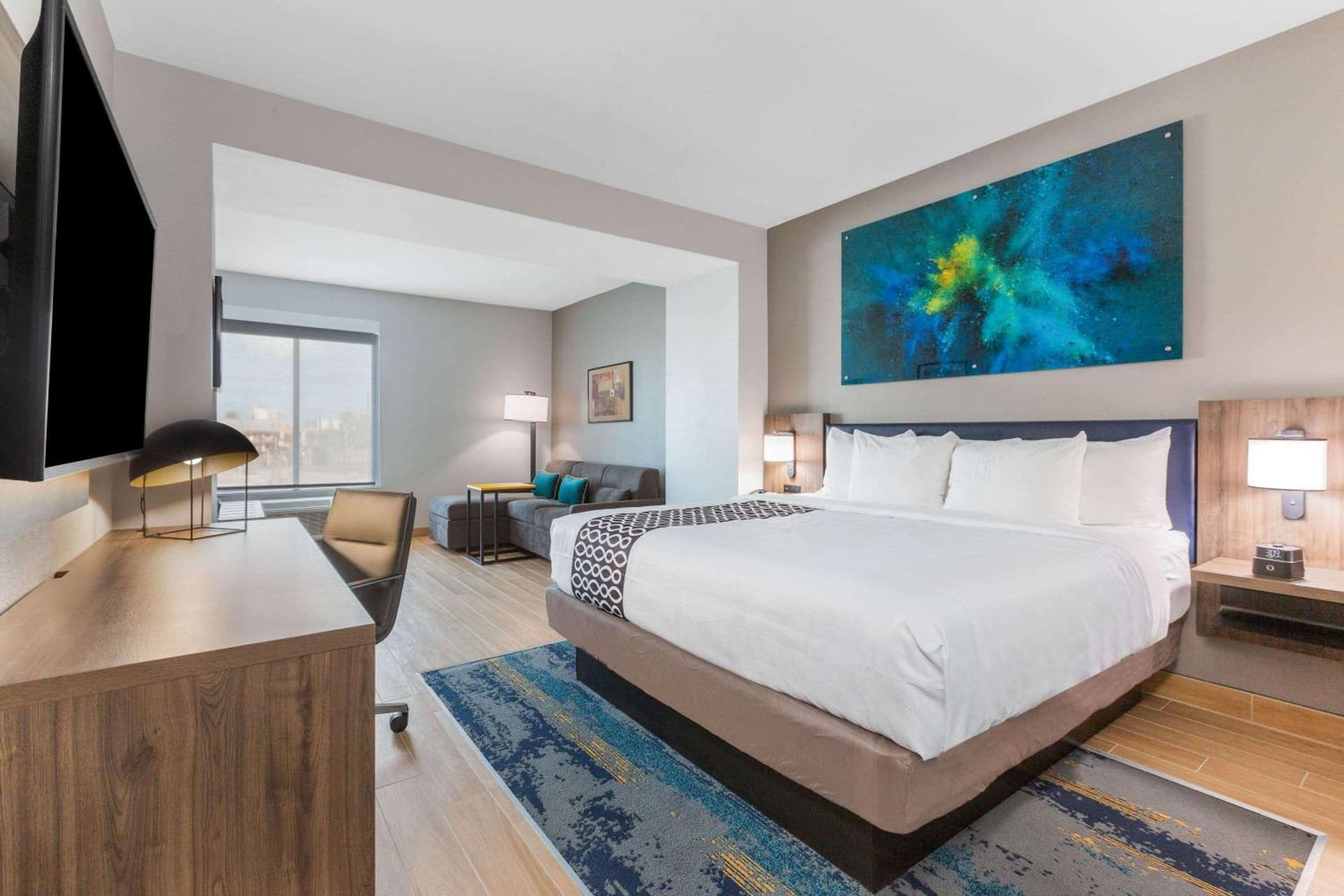 La Quinta Inn & Suites by Wyndham Galveston West Seawall gallery photo in Galveston, TX — image 12