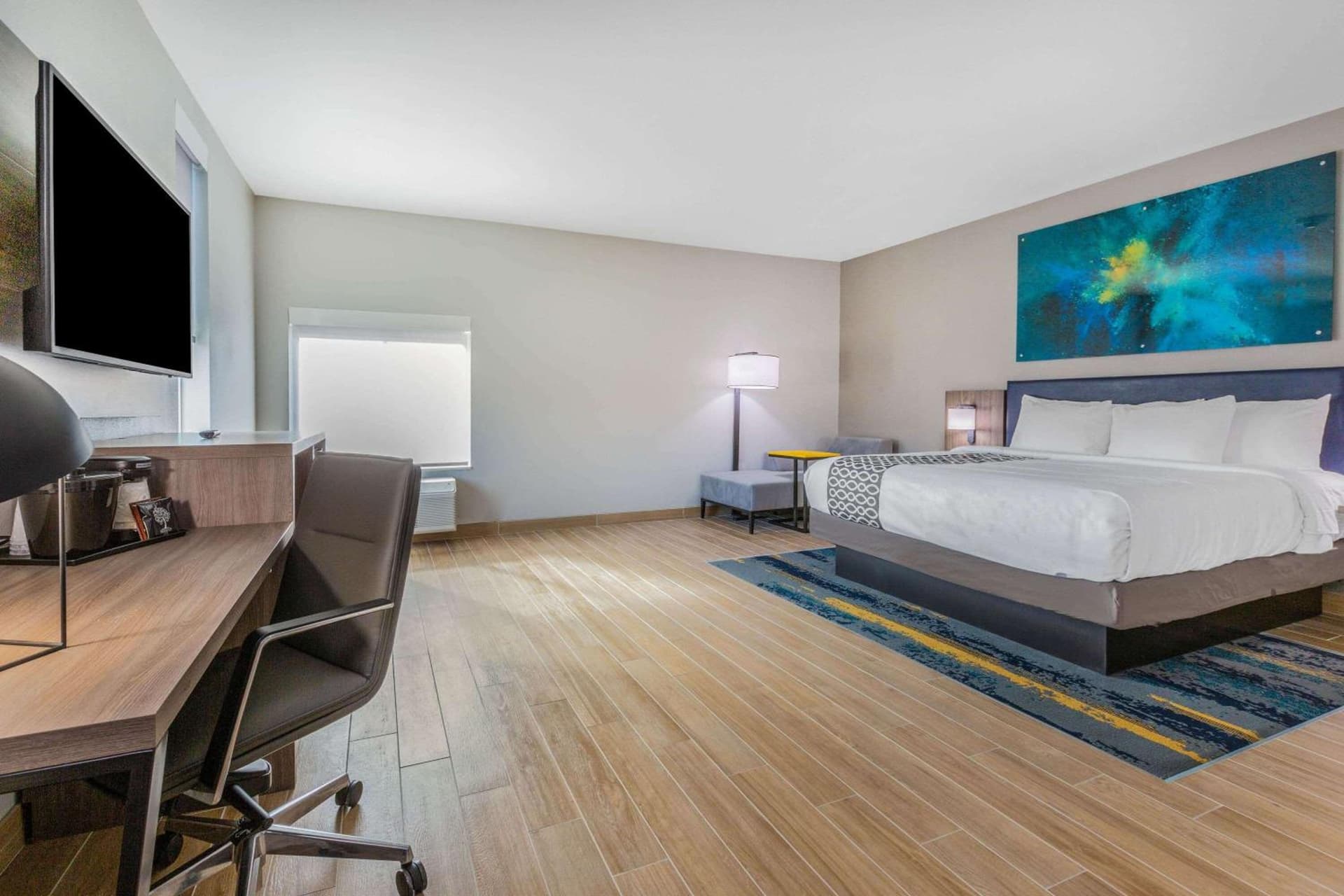 La Quinta Inn & Suites by Wyndham Galveston West Seawall gallery photo in Galveston, TX — image 30