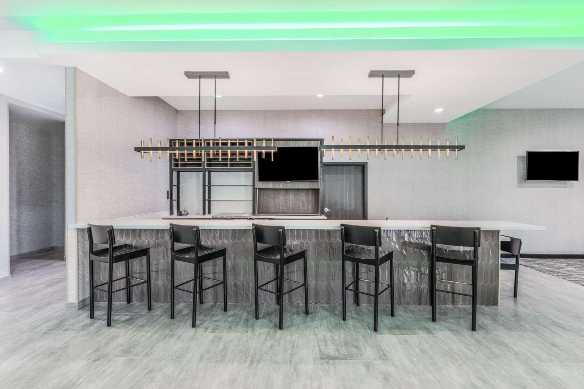 La Quinta Inn & Suites by Wyndham Galveston West Seawall gallery photo in Galveston, TX — image 18