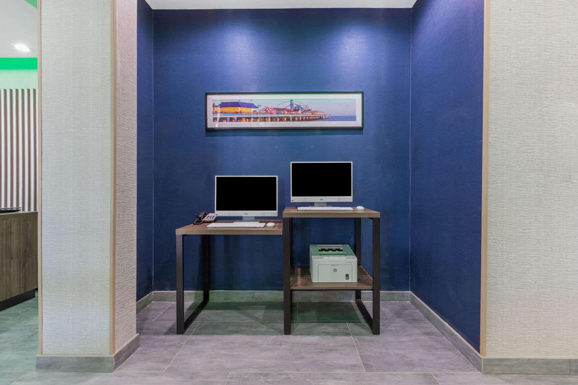La Quinta Inn & Suites by Wyndham Galveston West Seawall gallery photo in Galveston, TX — image 10