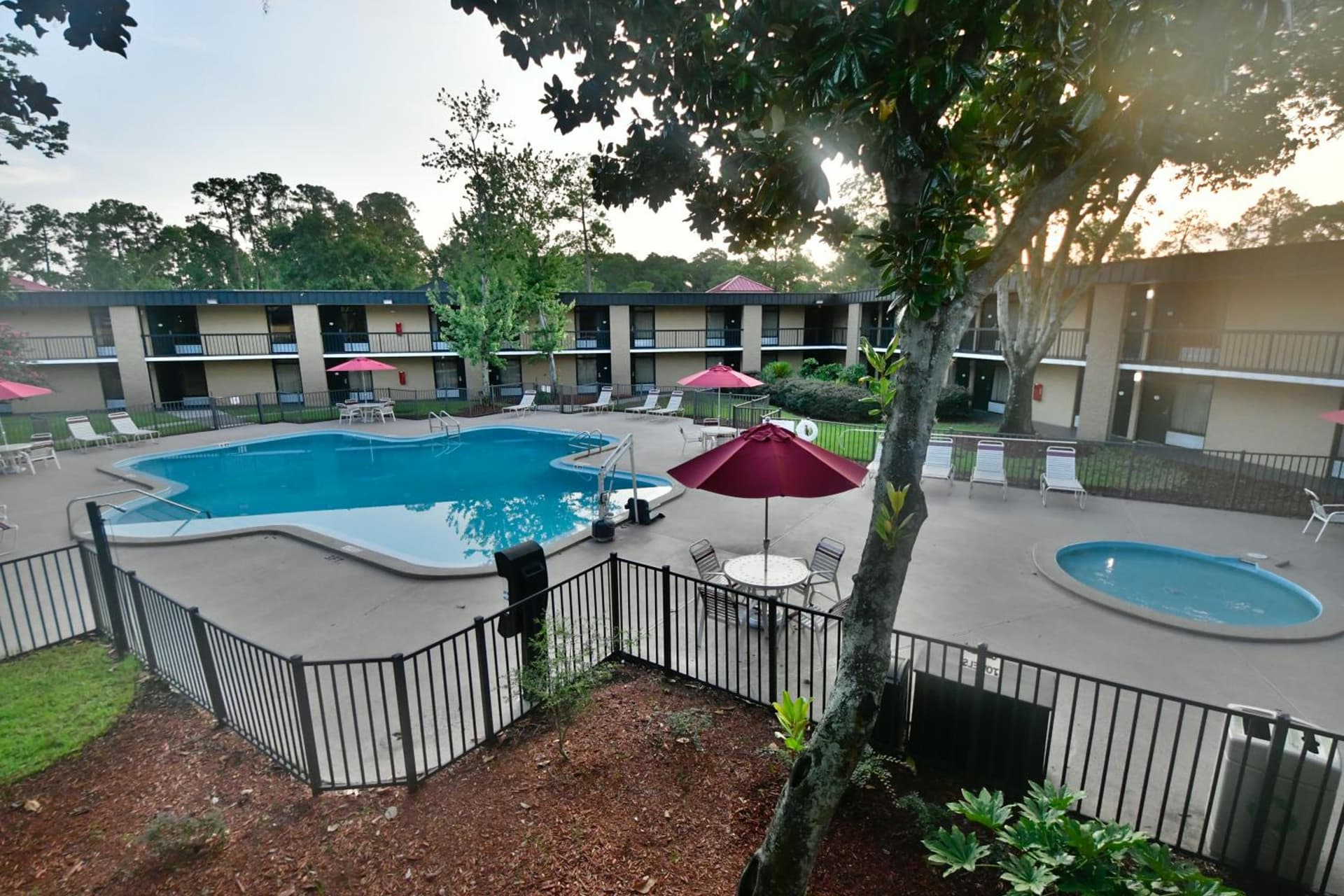 Ramada by Wyndham Jacksonville Hotel & Conference Center gallery photo in Jacksonville, FL — image 70