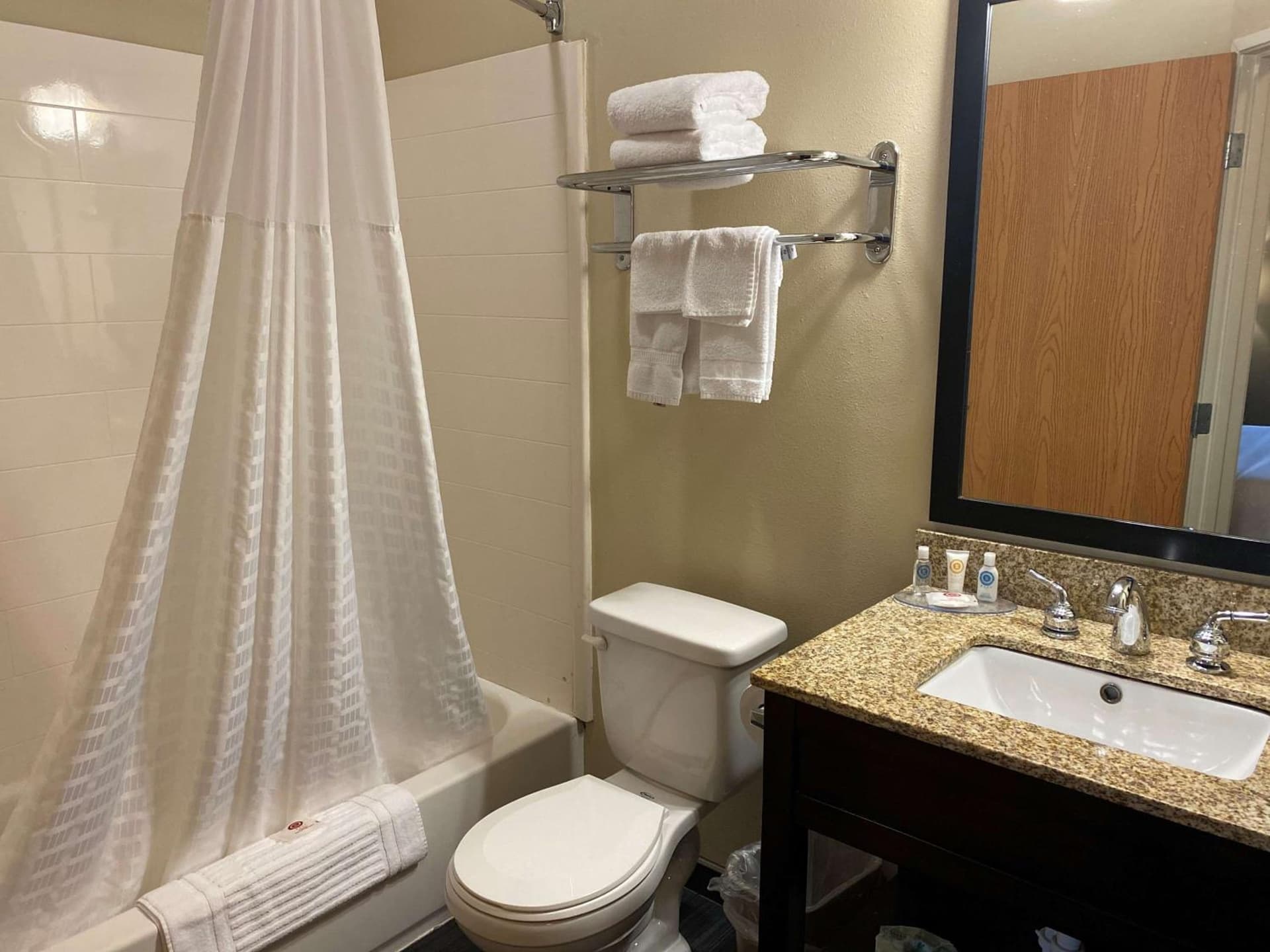 SureStay Plus by Best Western Jonestown Lebanon Valley gallery photo in Jonestown, PA — image 5
