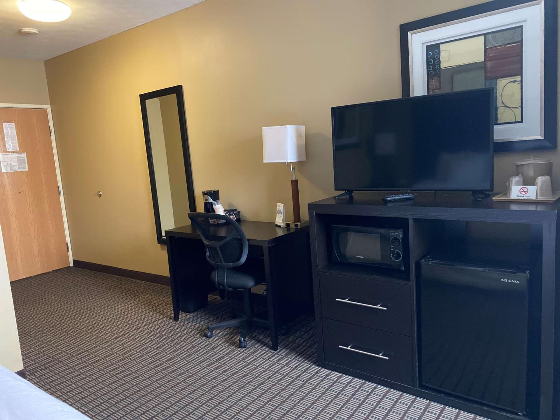SureStay Plus by Best Western Jonestown Lebanon Valley interior in Jonestown, PA — gallery photo 2