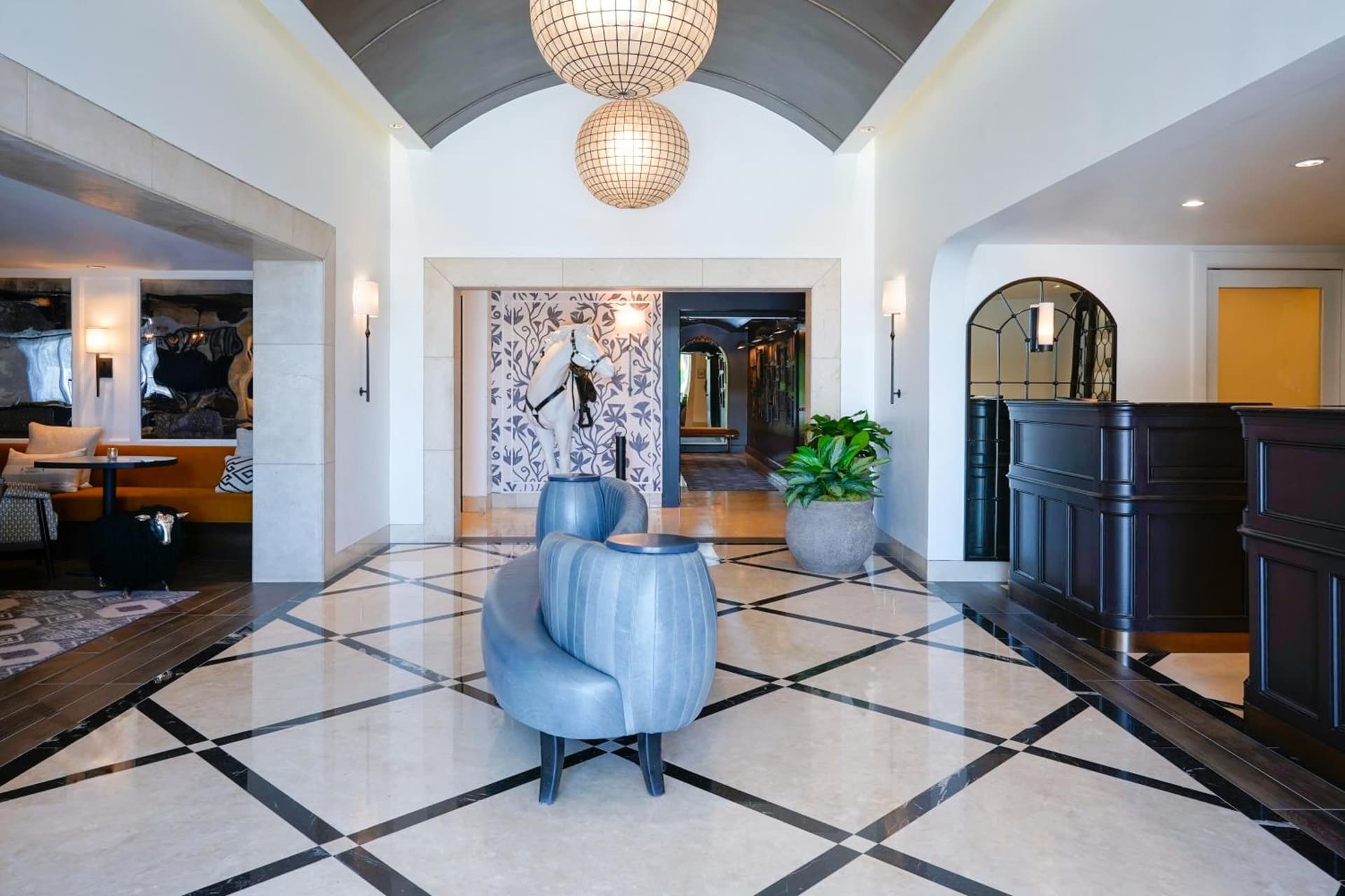 Hotel Amarano Burbank-Hollywood property views in Burbank, CA — gallery photo 3