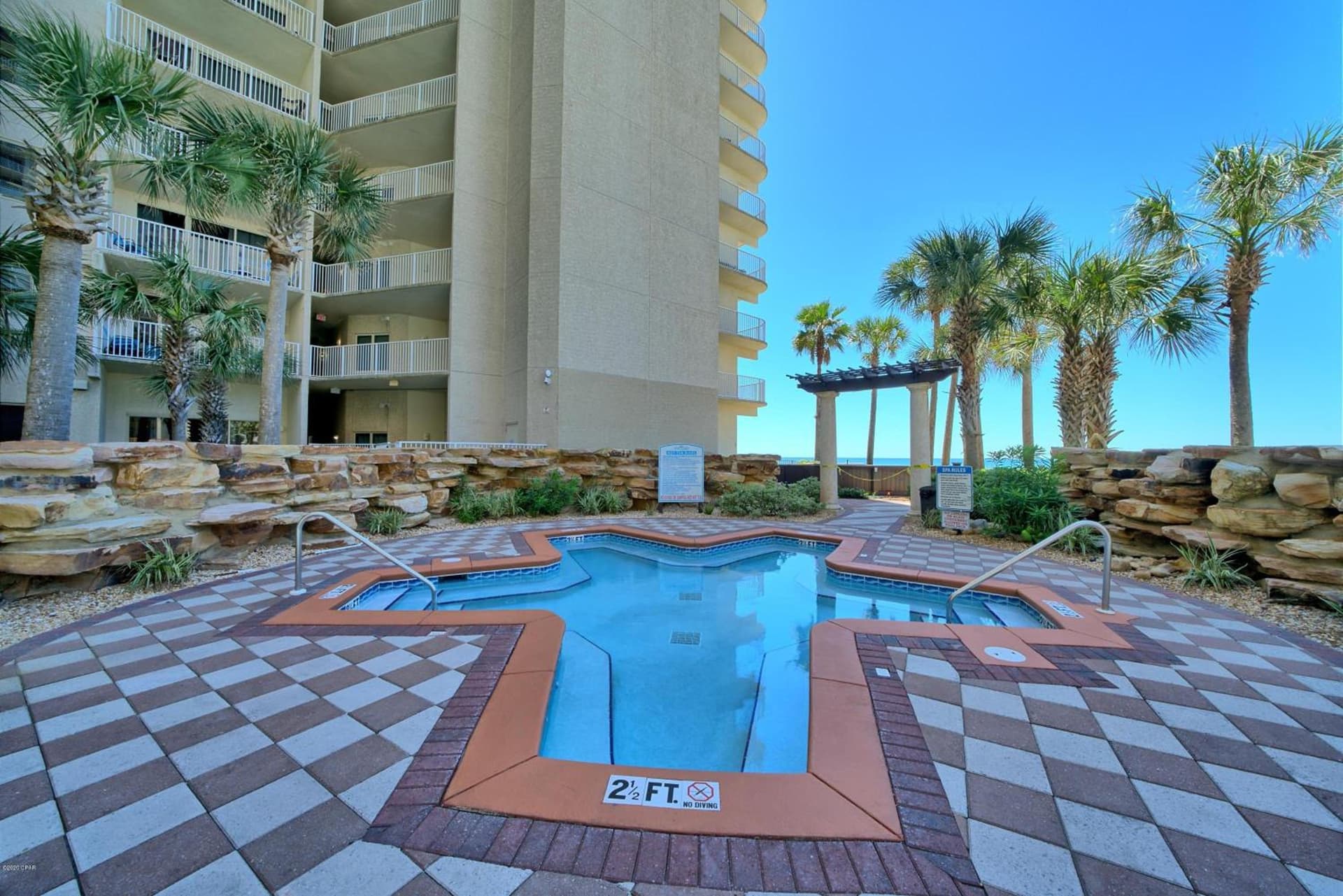 Deluxe Beachfront Studio, Shores of Panama, Oceanviews and Updated interior in Panama City Beach, FL — gallery photo 2