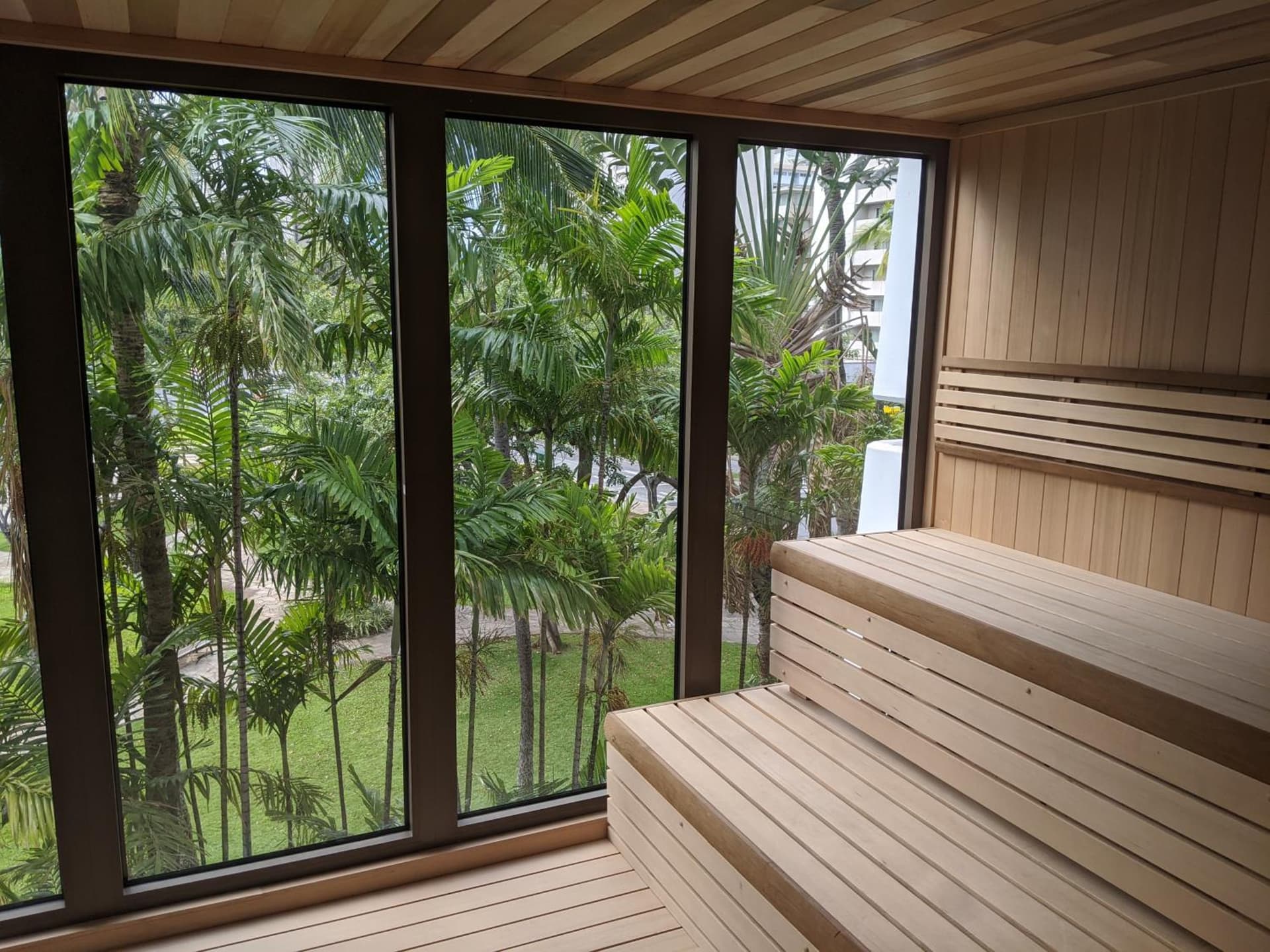 Hotel La Croix property views in Honolulu, HI — gallery photo 3
