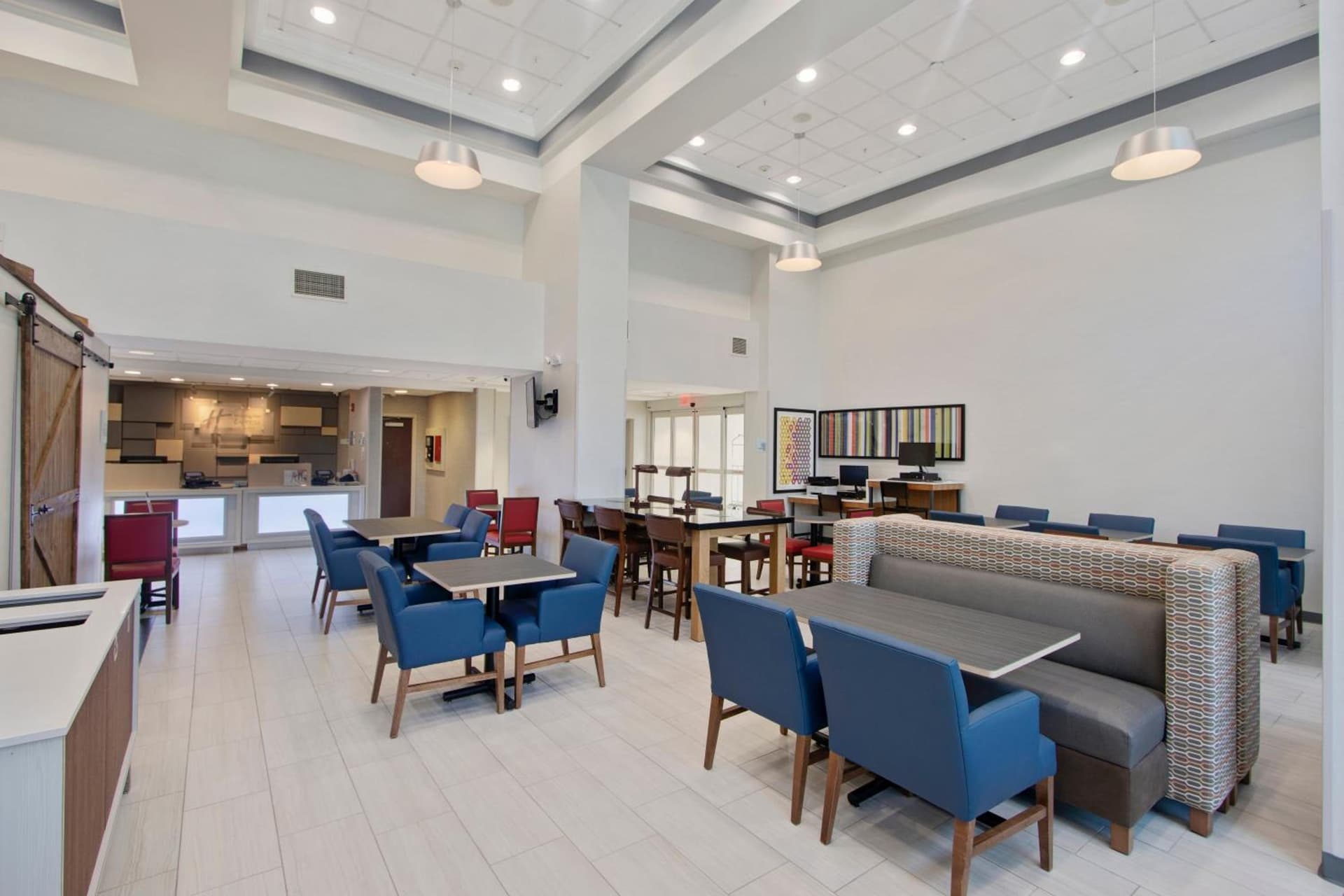 Holiday Inn Express Hotel & Suites Orlando - Apopka by IHG gallery photo in Orlando, FL — image 8