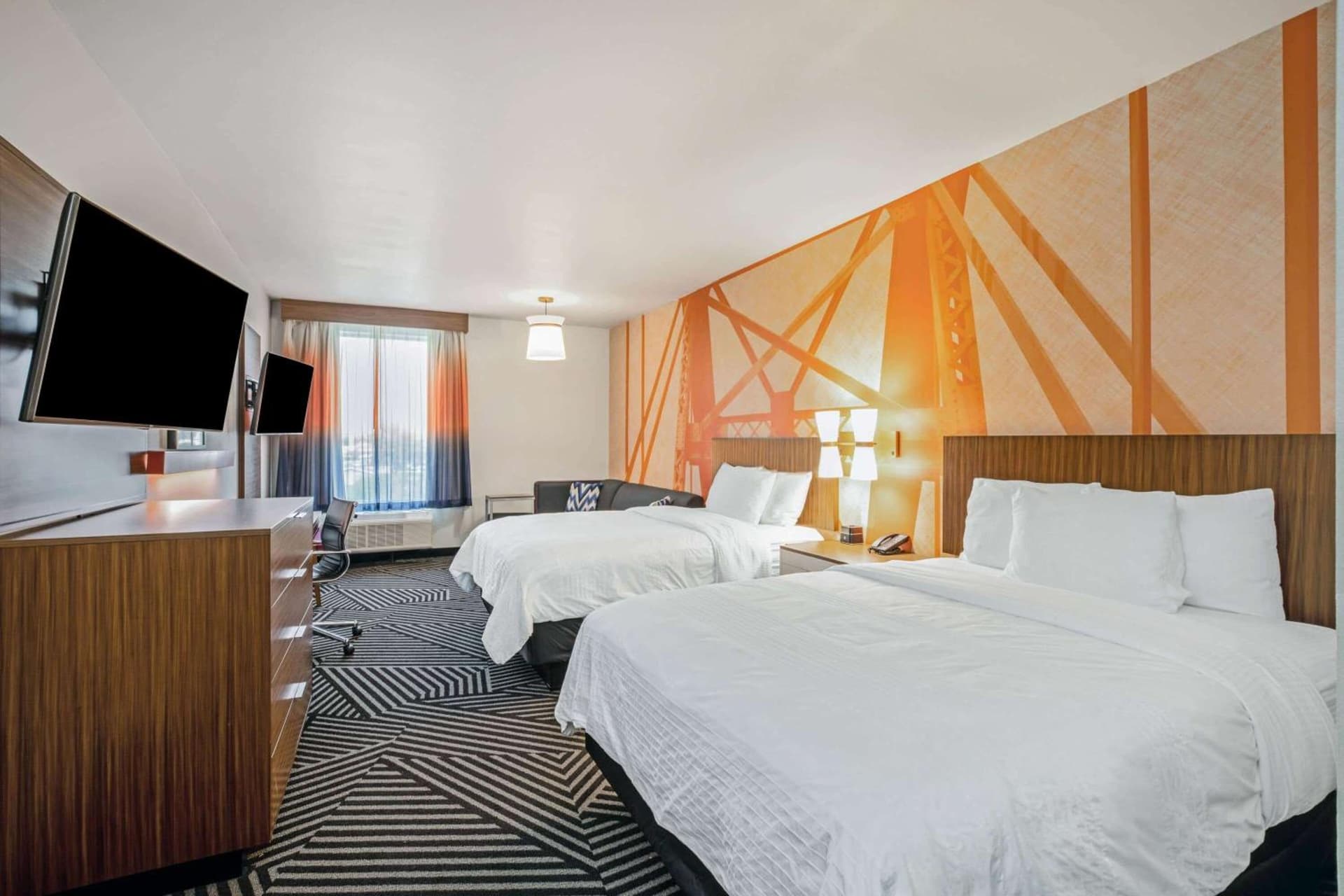 La Quinta by Wyndham Waco Baylor Downtown interior in Waco, TX — gallery photo 2