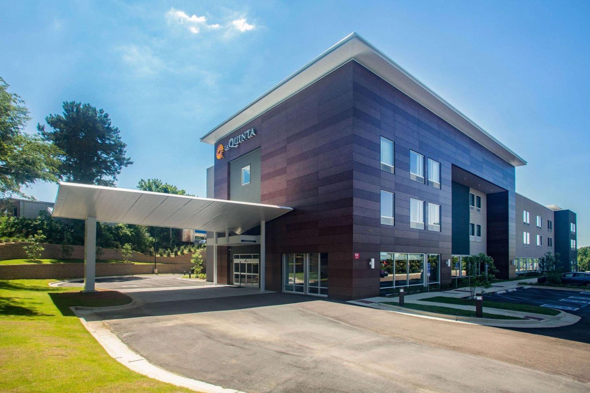 La Quinta Inn & Suites by Wyndham Oxford property views in Oxford, MS — gallery photo 3