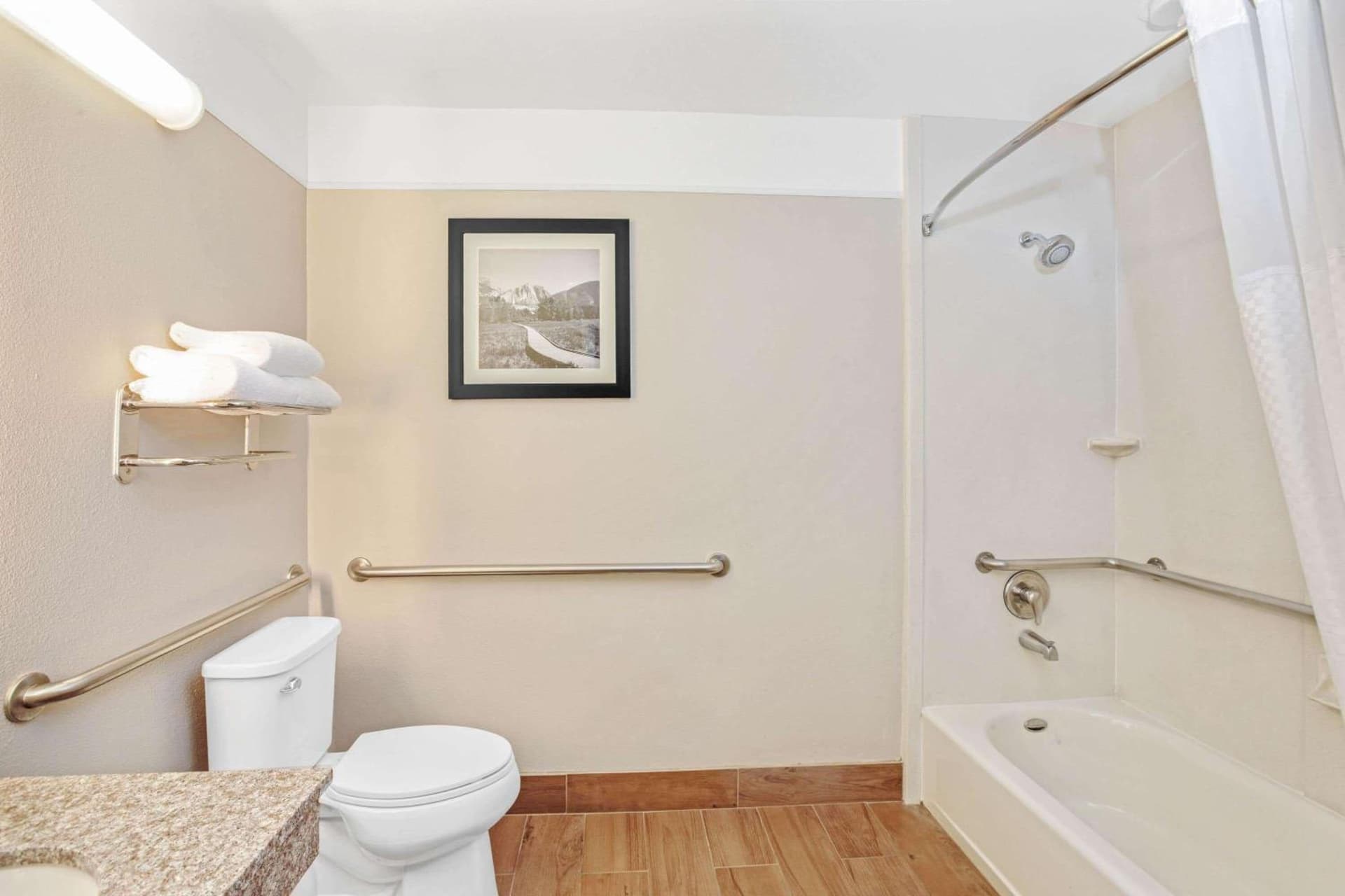 La Quinta by Wyndham Modesto Salida interior in Modesto, CA — gallery photo 2