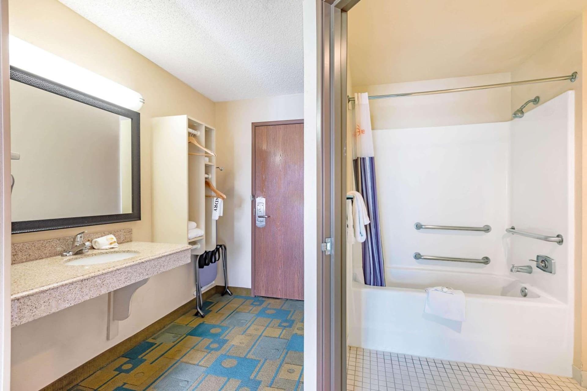 La Quinta by Wyndham El Paso East gallery photo in El Paso, TX — image 11