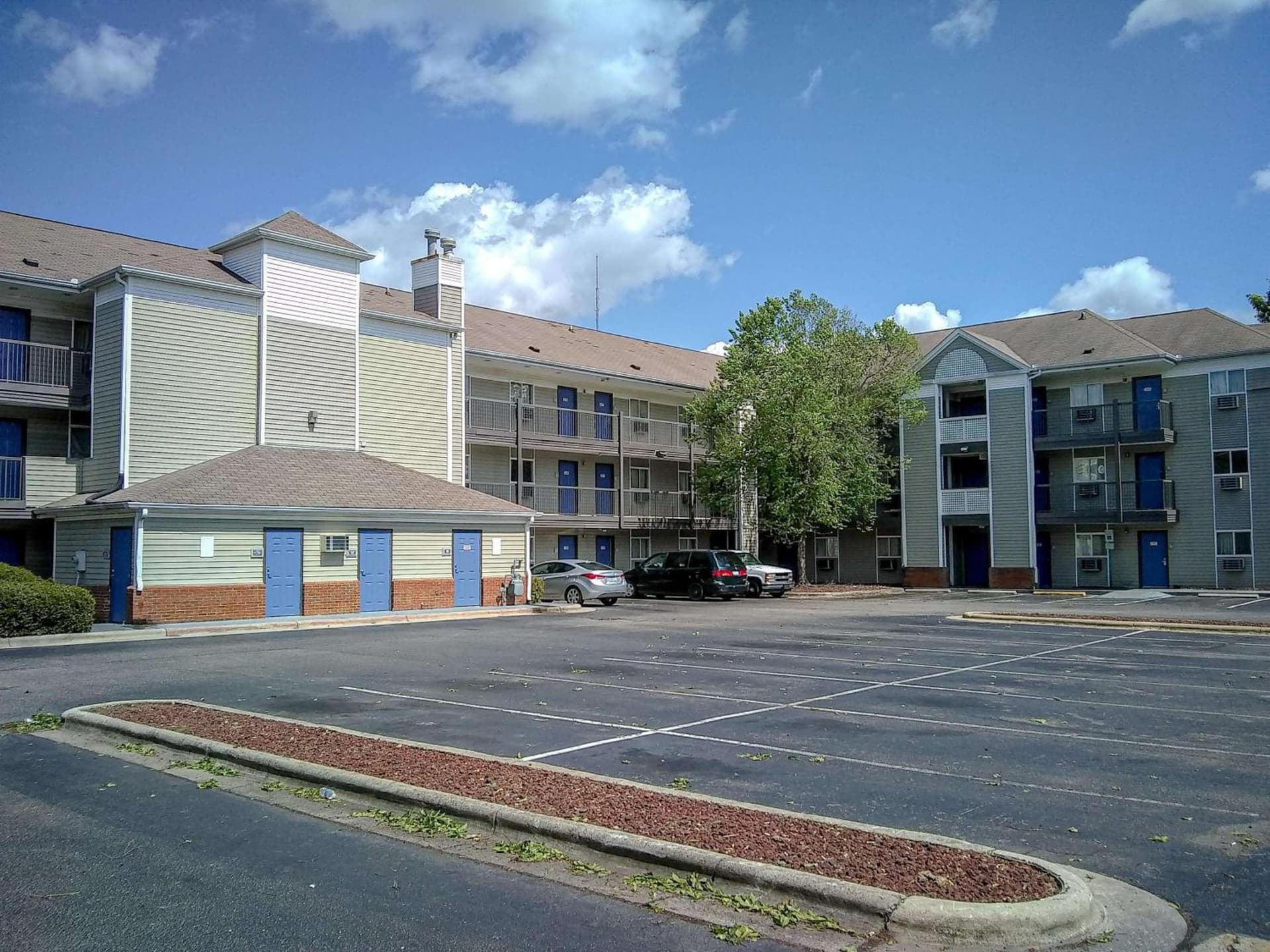 Studio 6 Extended Stay - Fayetteville, NC - Fort Liberty Area featured exterior or lobby in Fayetteville, NC — similar hotel
