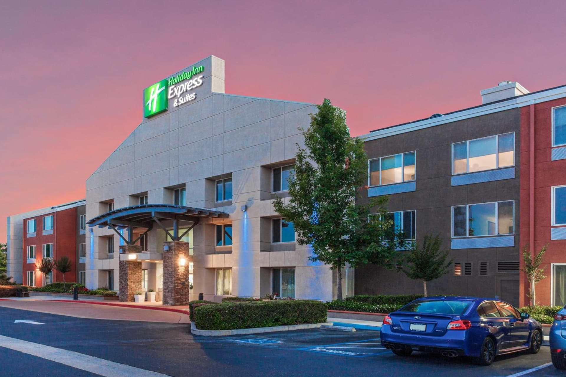 Holiday Inn Express Elk Grove West I-5 by IHG featured exterior or lobby in Elk Grove, CA — similar hotel
