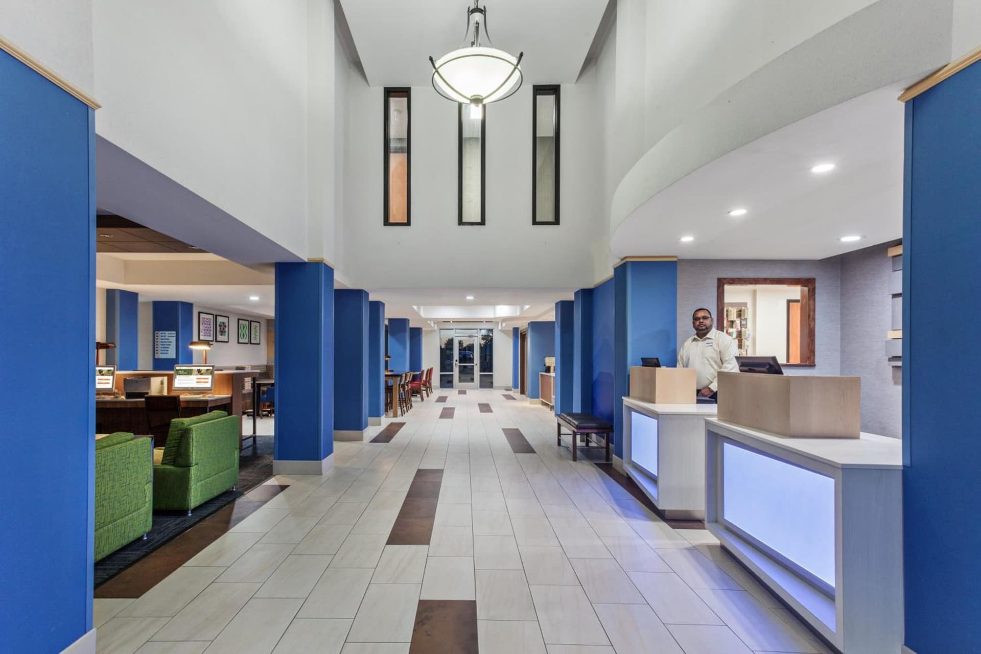 Holiday Inn Express Elk Grove West I-5 by IHG interior in Elk Grove, CA — gallery photo 2