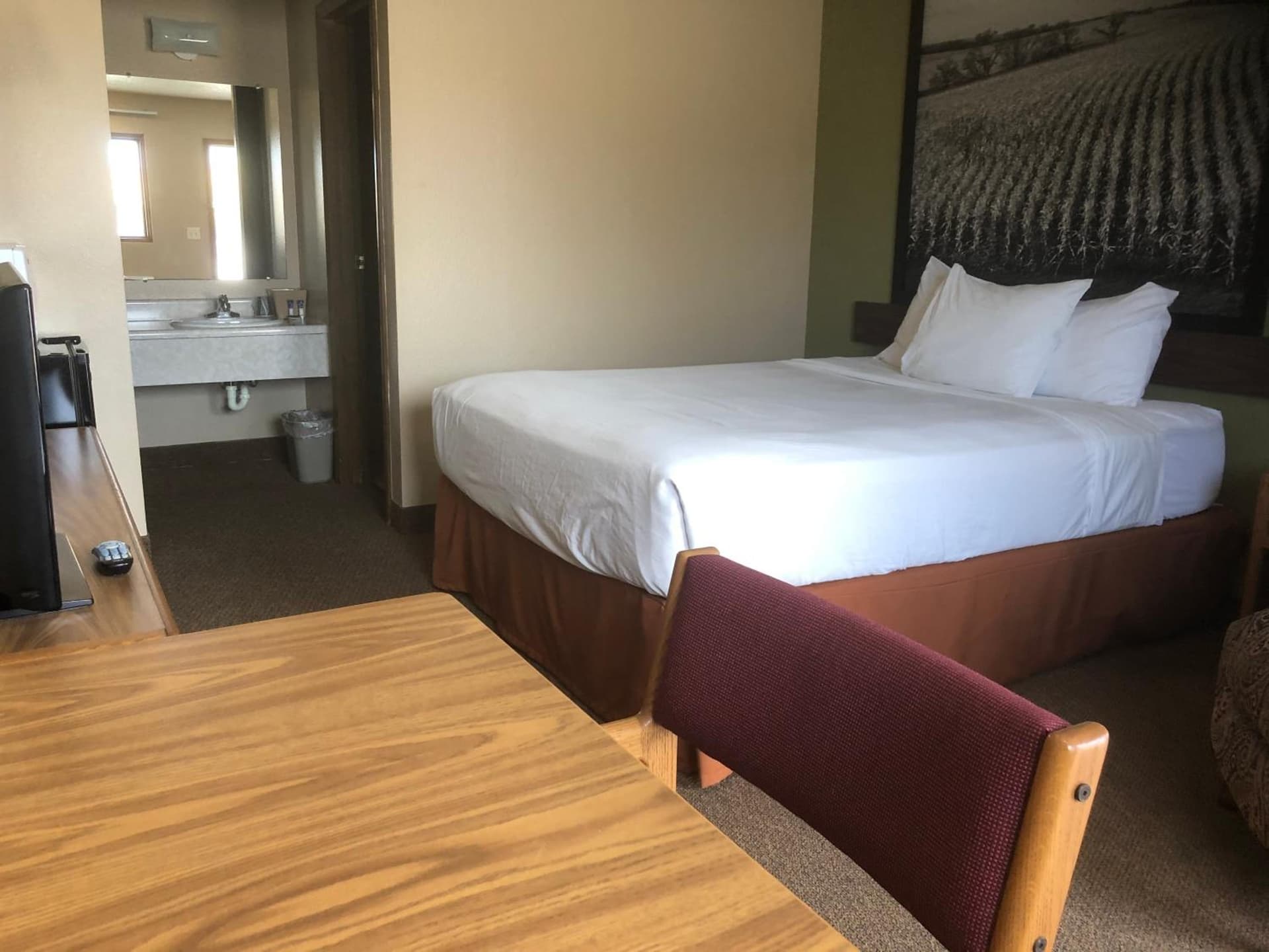 Americas Best Value Inn Onawa property views in Onawa, IA — gallery photo 3
