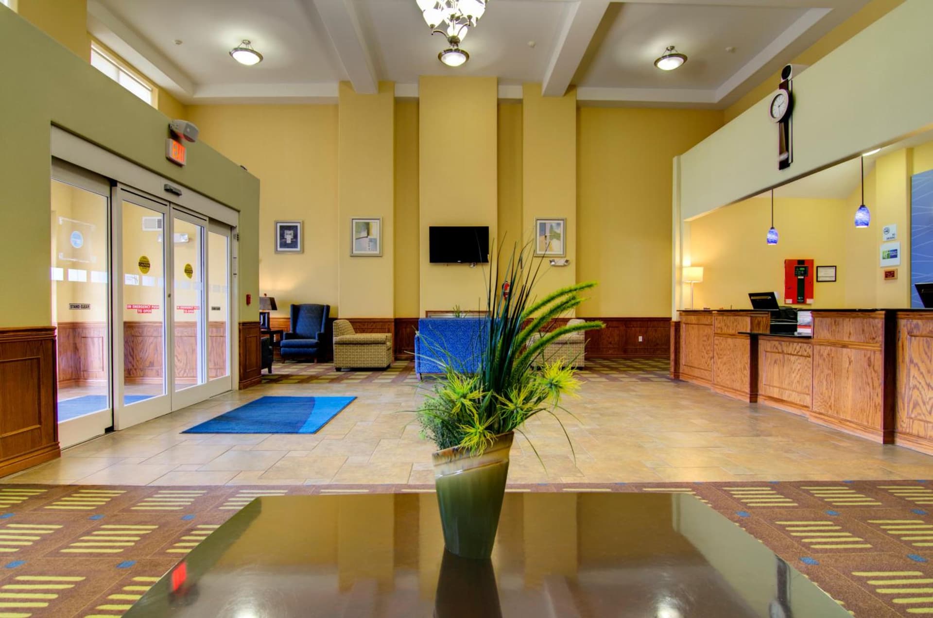 Holiday Inn Express Hotel & Suites Kansas City Sports Complex by IHG property views in Kansas City, MO — gallery photo 3