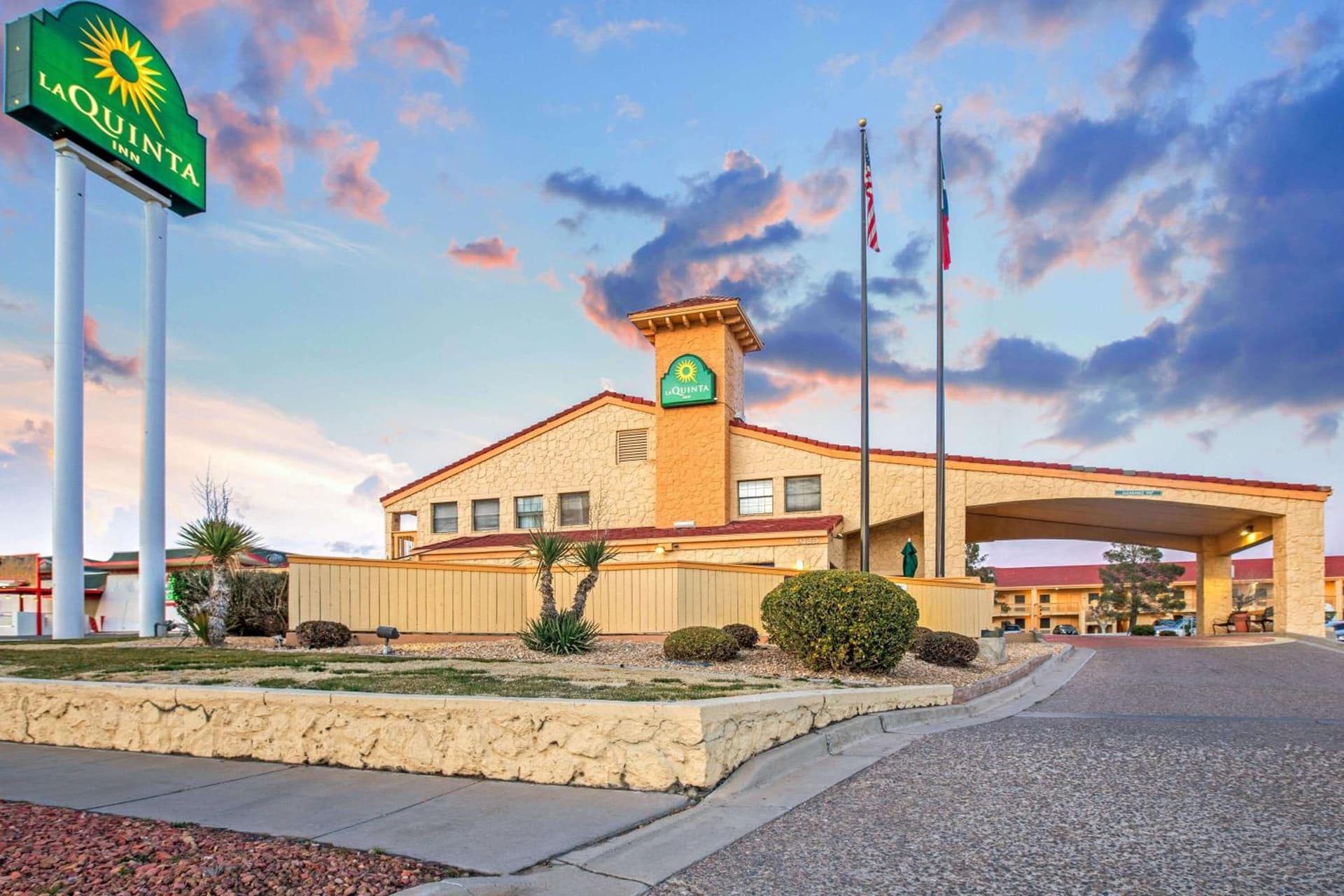 La Quinta Inn by Wyndham El Paso Cielo Vista property views in El Paso, TX — gallery photo 3