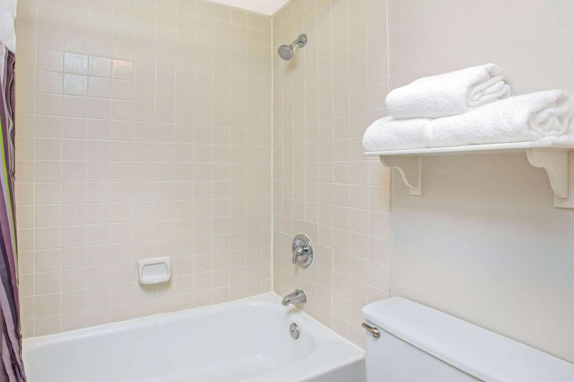 La Quinta Inn by Wyndham El Paso Cielo Vista gallery photo in El Paso, TX — image 24