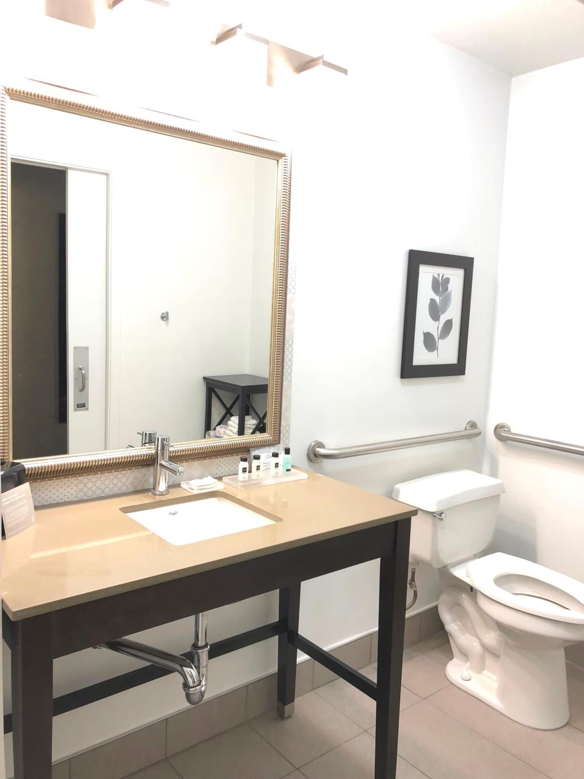 Country Inn & Suites by Radisson, San Jose International Airport, CA gallery photo in San Jose, CA — image 57