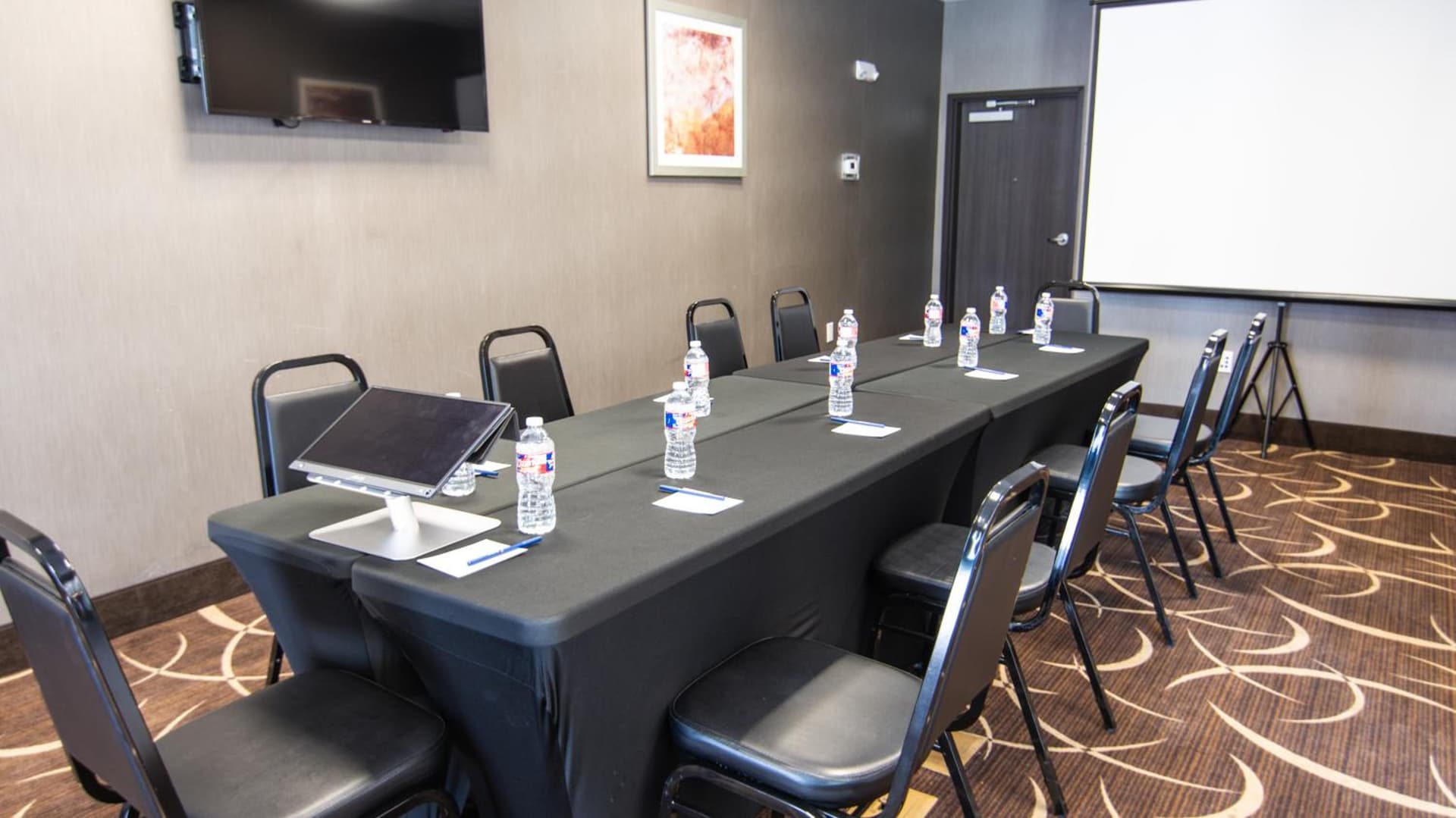 Comfort Suites Near Sam Houston Race Park gallery photo in Houston, TX — image 6