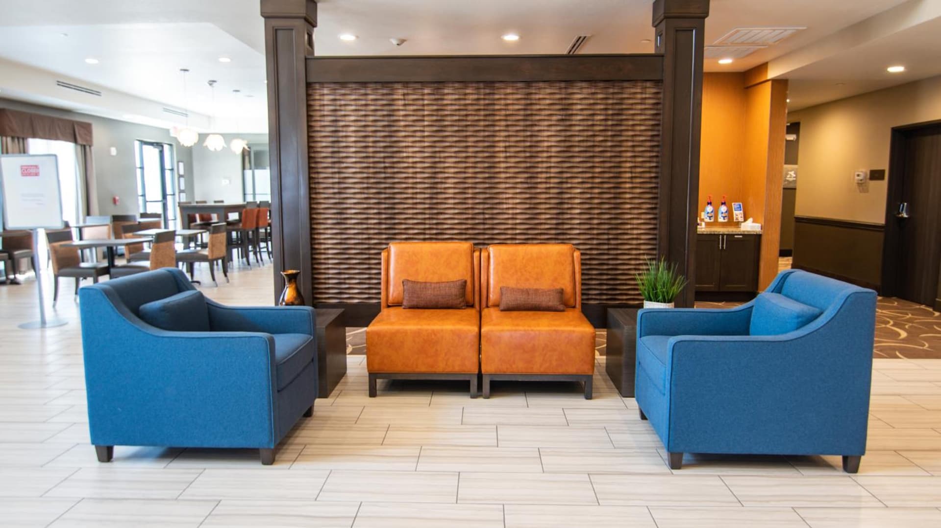 Comfort Suites Near Sam Houston Race Park gallery photo in Houston, TX — image 36