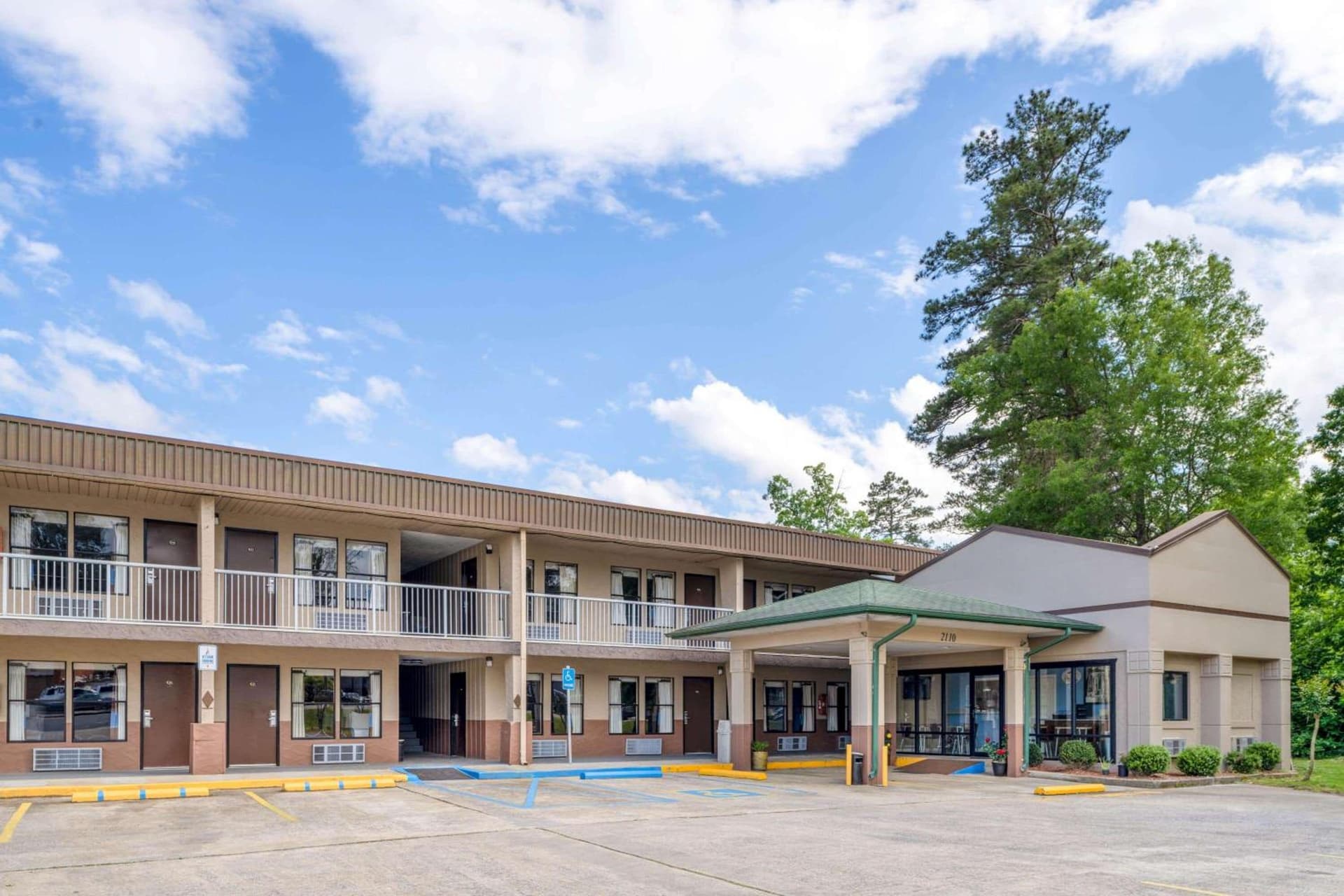 Super 8 by Wyndham Gadsden AL featured exterior or lobby in Gadsden, AL — similar hotel