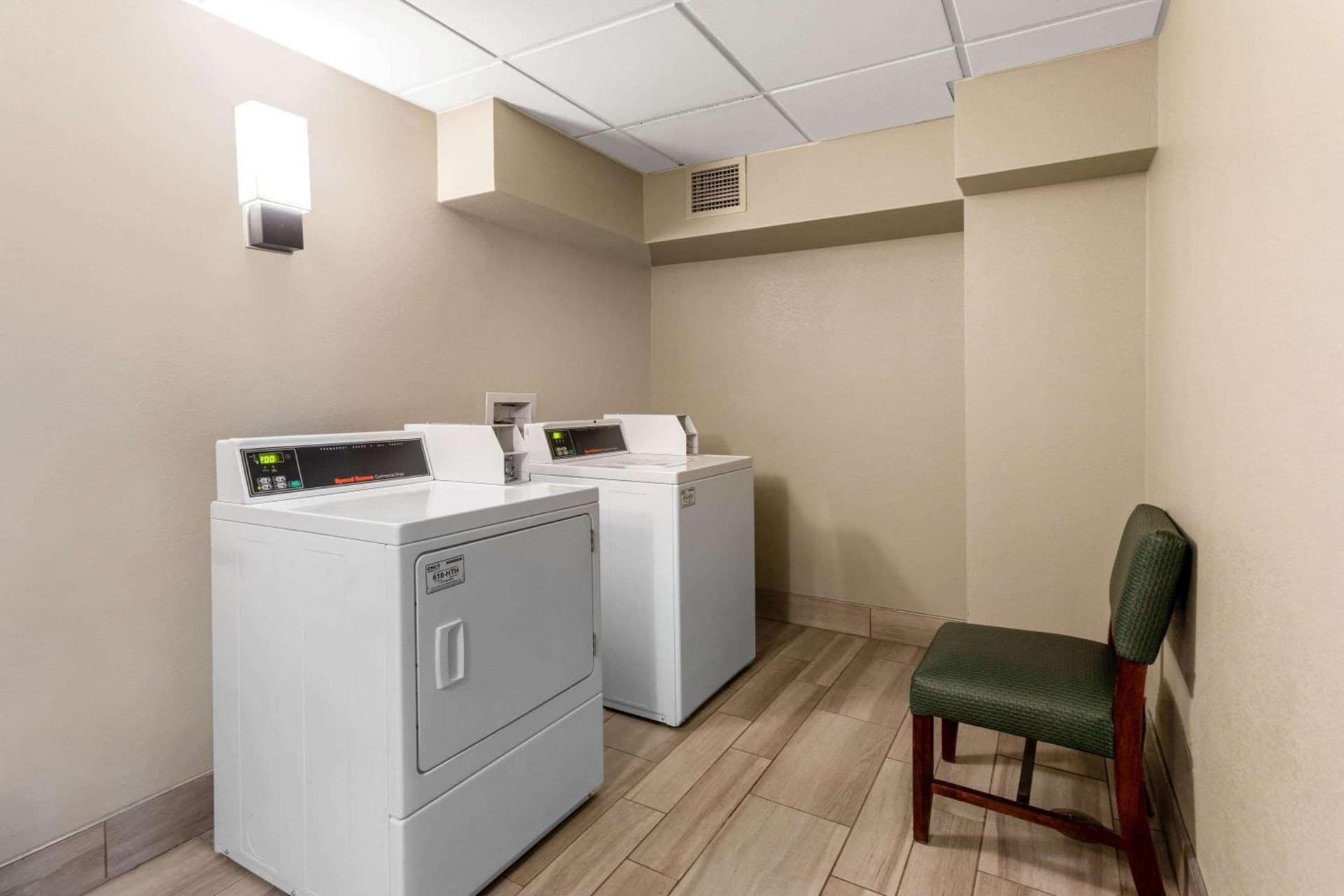 La Quinta by Wyndham Denver Boulder - Louisville gallery photo in Louisville, CO — image 5