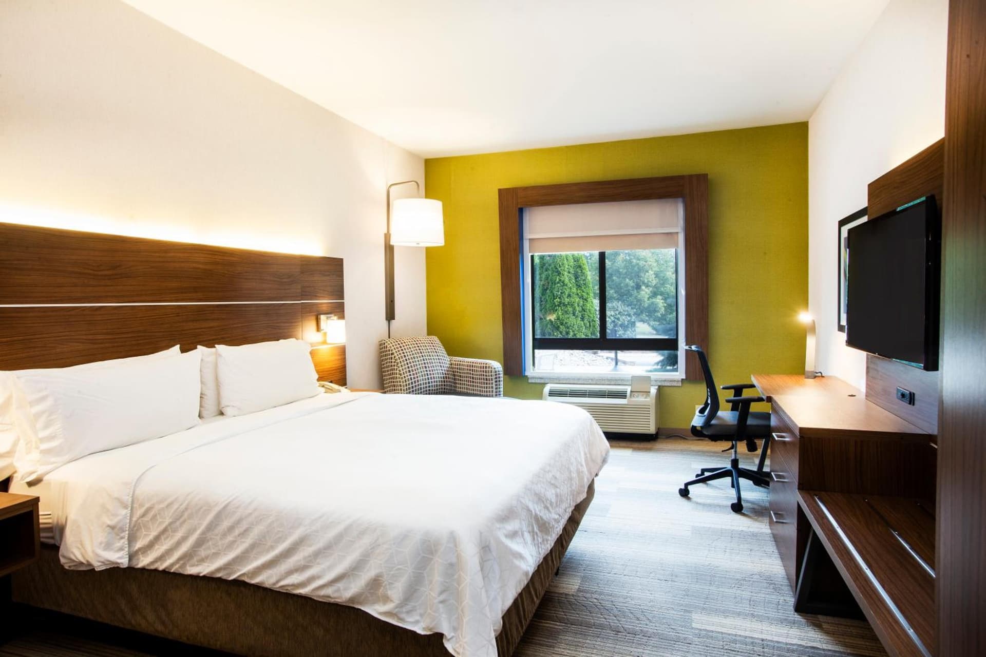 Holiday Inn Express & Suites Bethlehem Airport-Allentown Area gallery photo in Bethlehem, PA — image 32