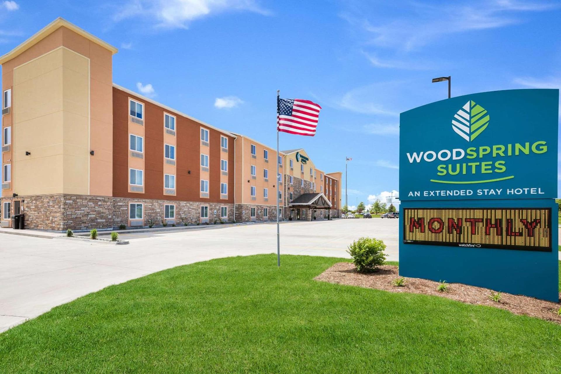 WoodSpring Suites Davenport Quad Cities interior in Davenport, IA — gallery photo 2