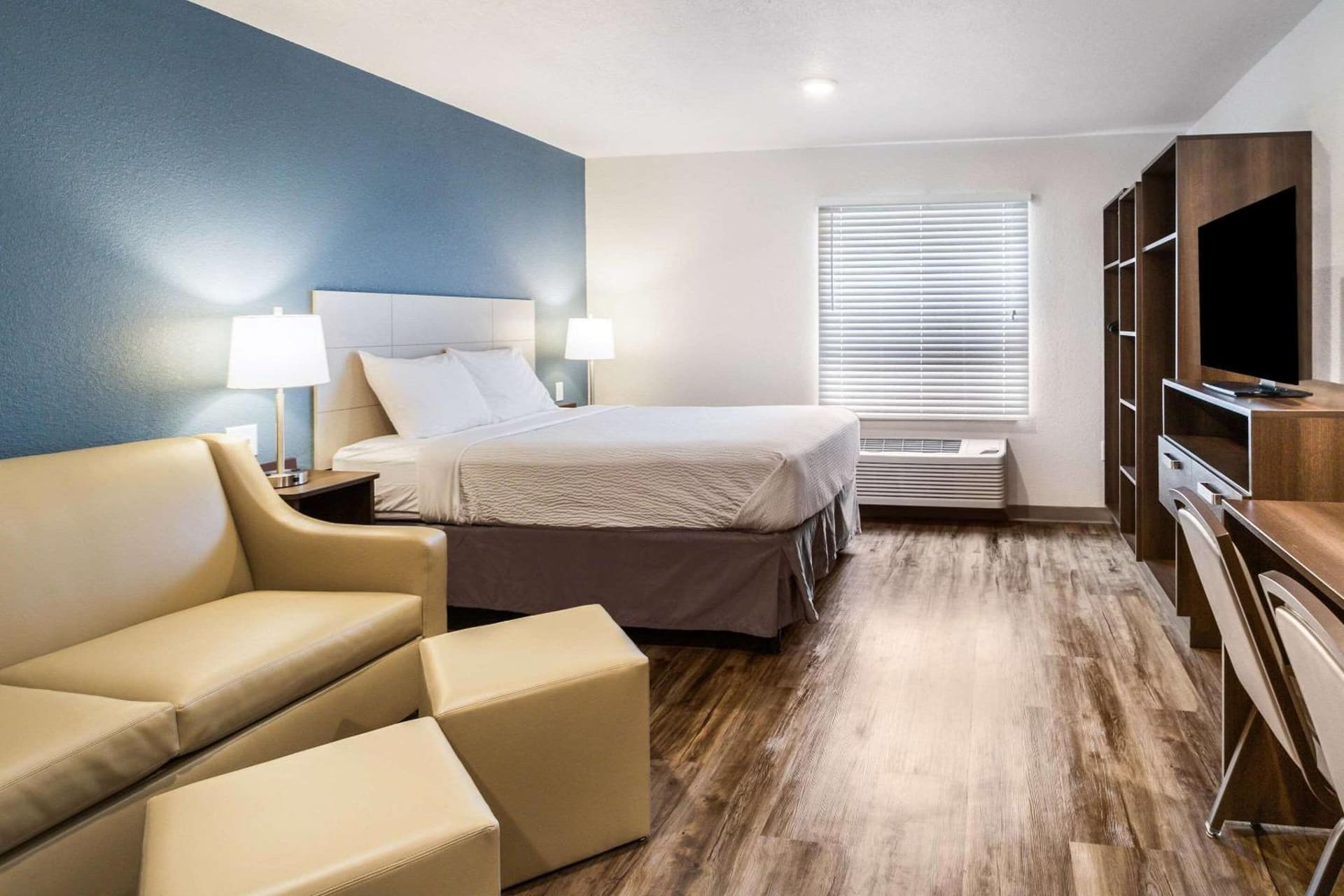 WoodSpring Suites Davenport Quad Cities gallery photo in Davenport, IA — image 17