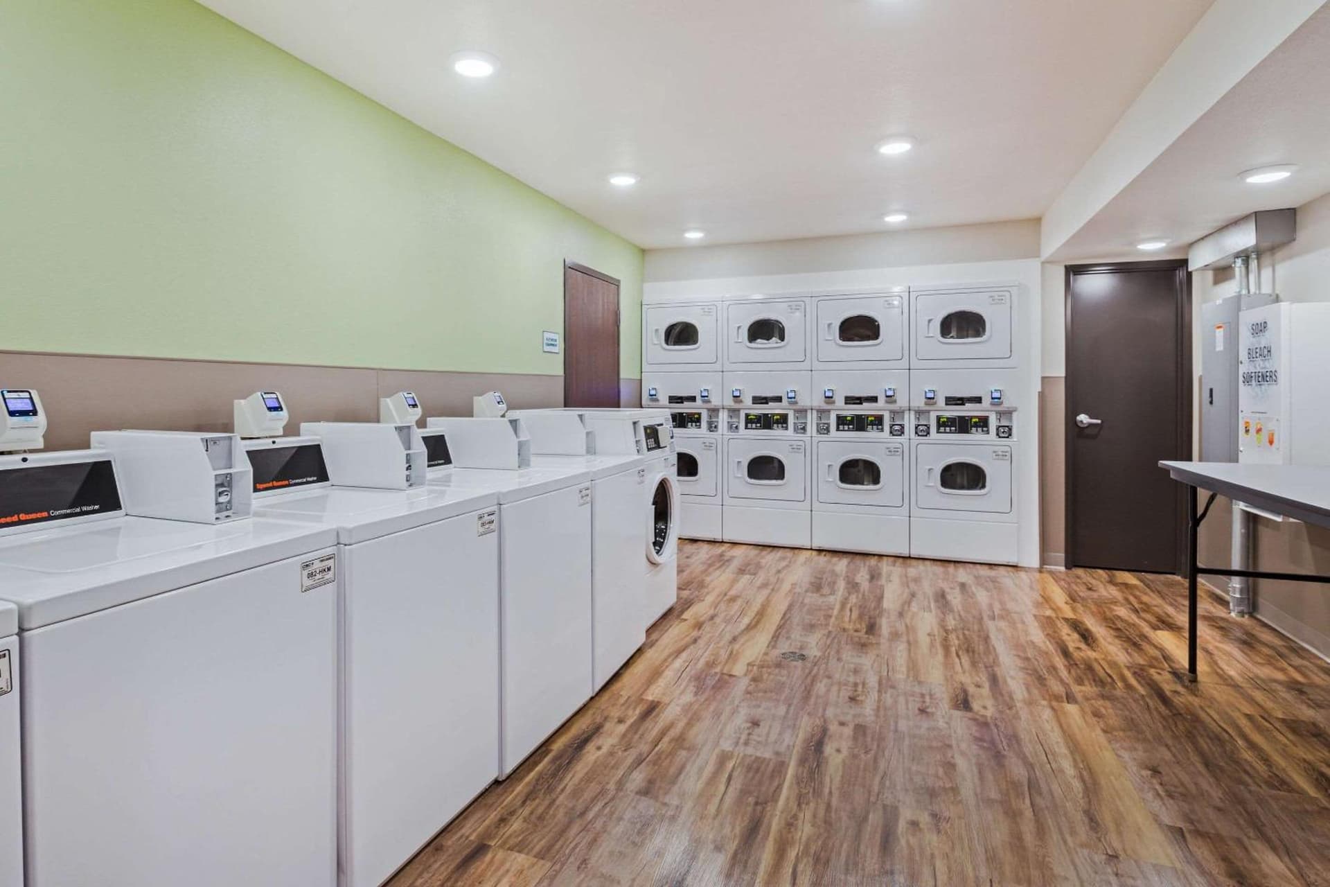 WoodSpring Suites Davenport Quad Cities gallery photo in Davenport, IA — image 20