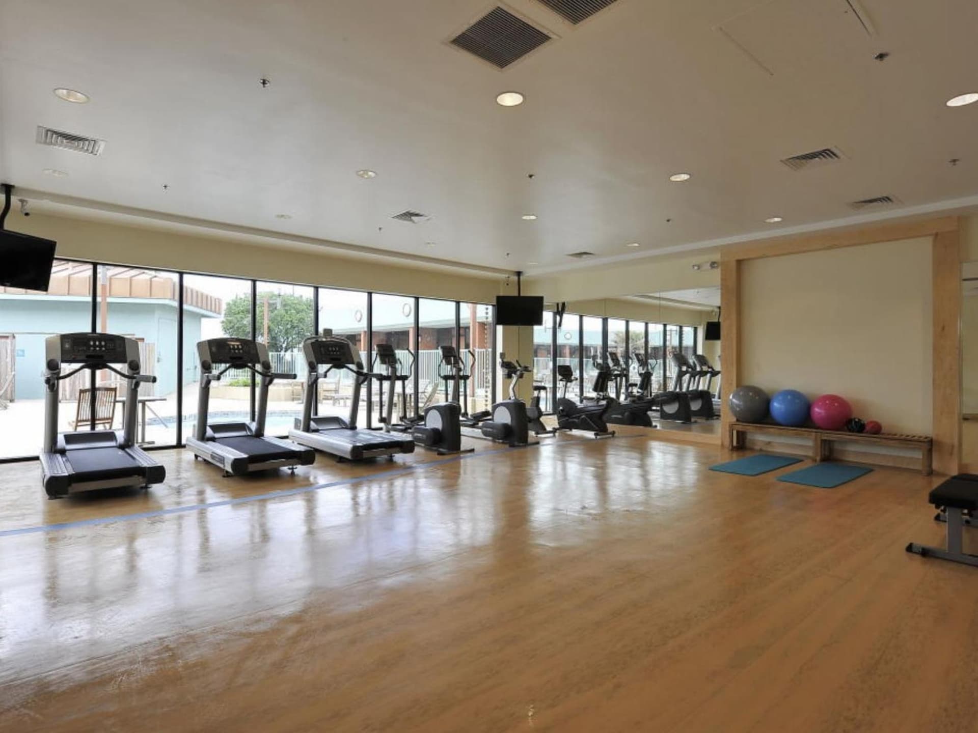Wyndham Garden Hotel Austin interior in Austin, TX — gallery photo 2
